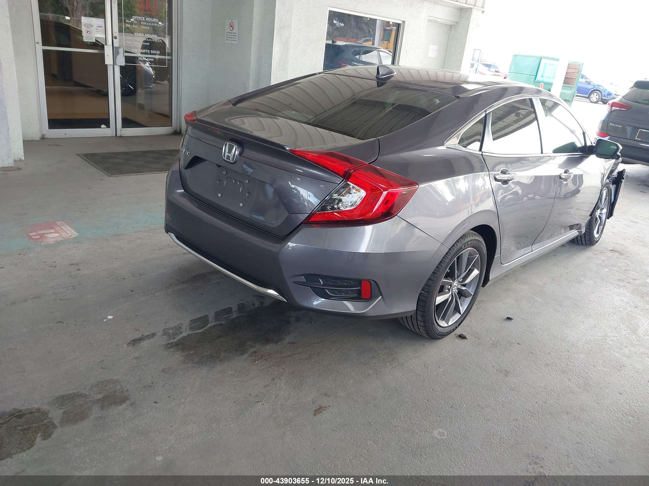 HONDA CIVIC image 4