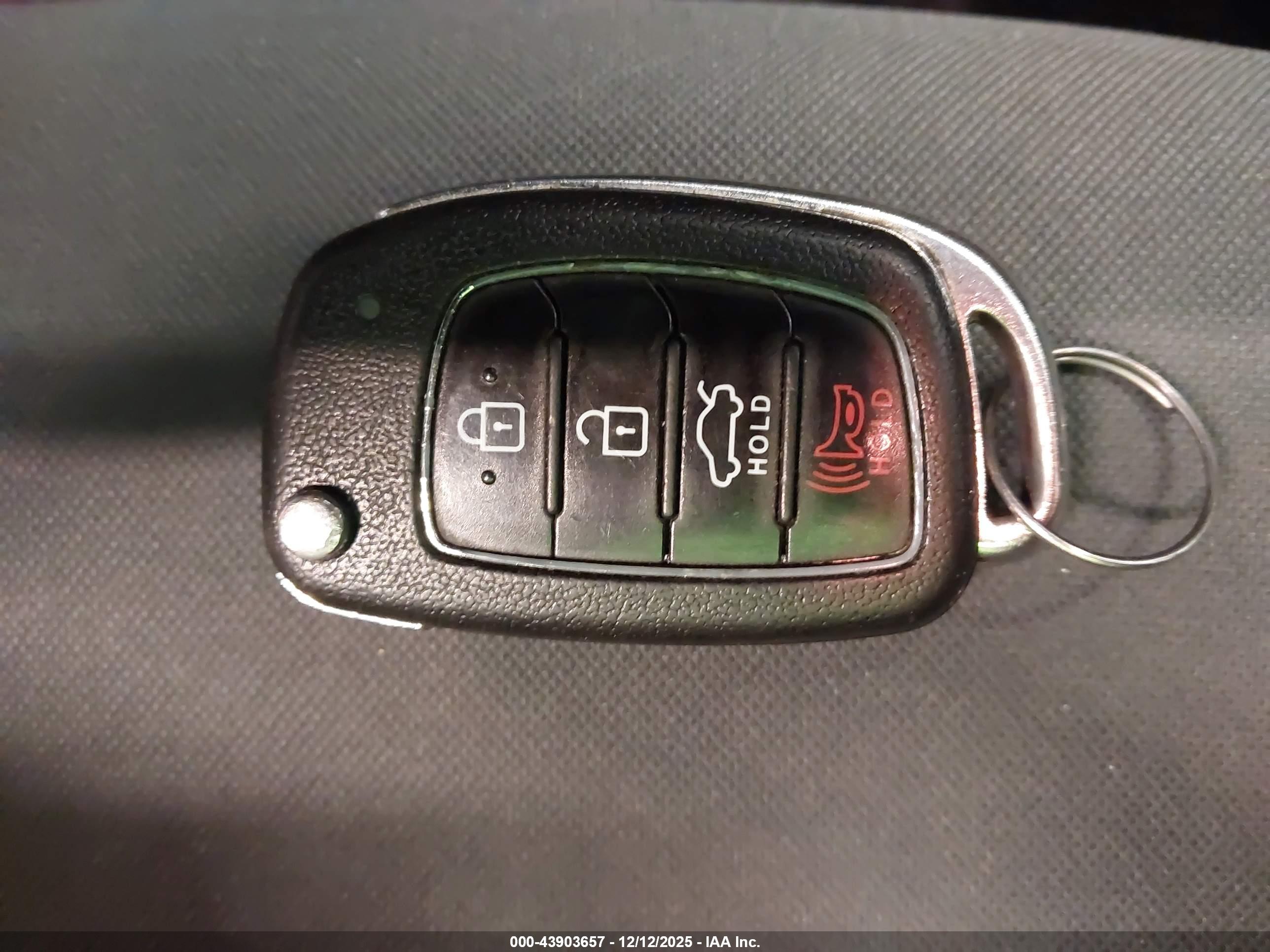 HYUNDAI SONATA image 11