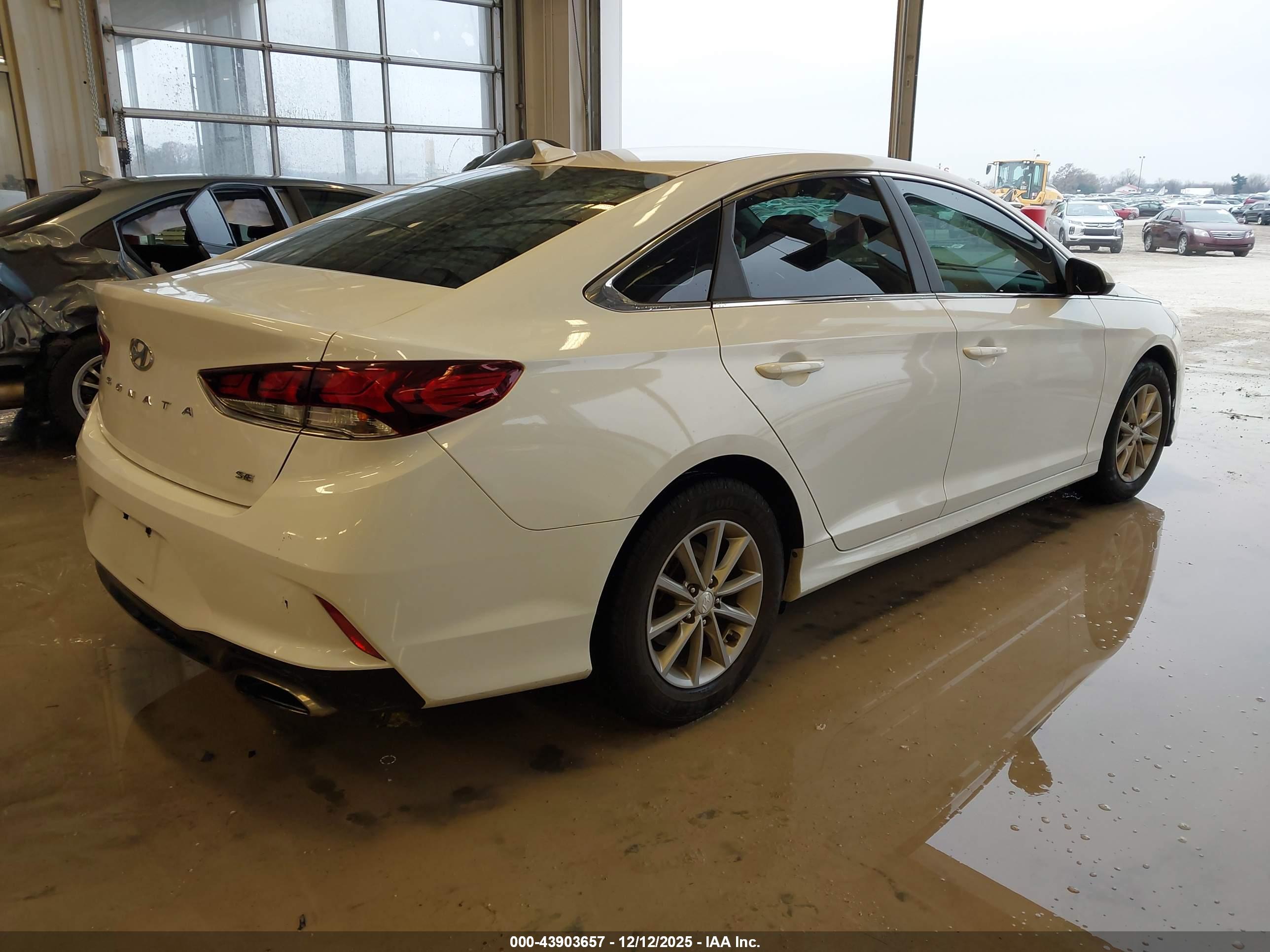 HYUNDAI SONATA image 4