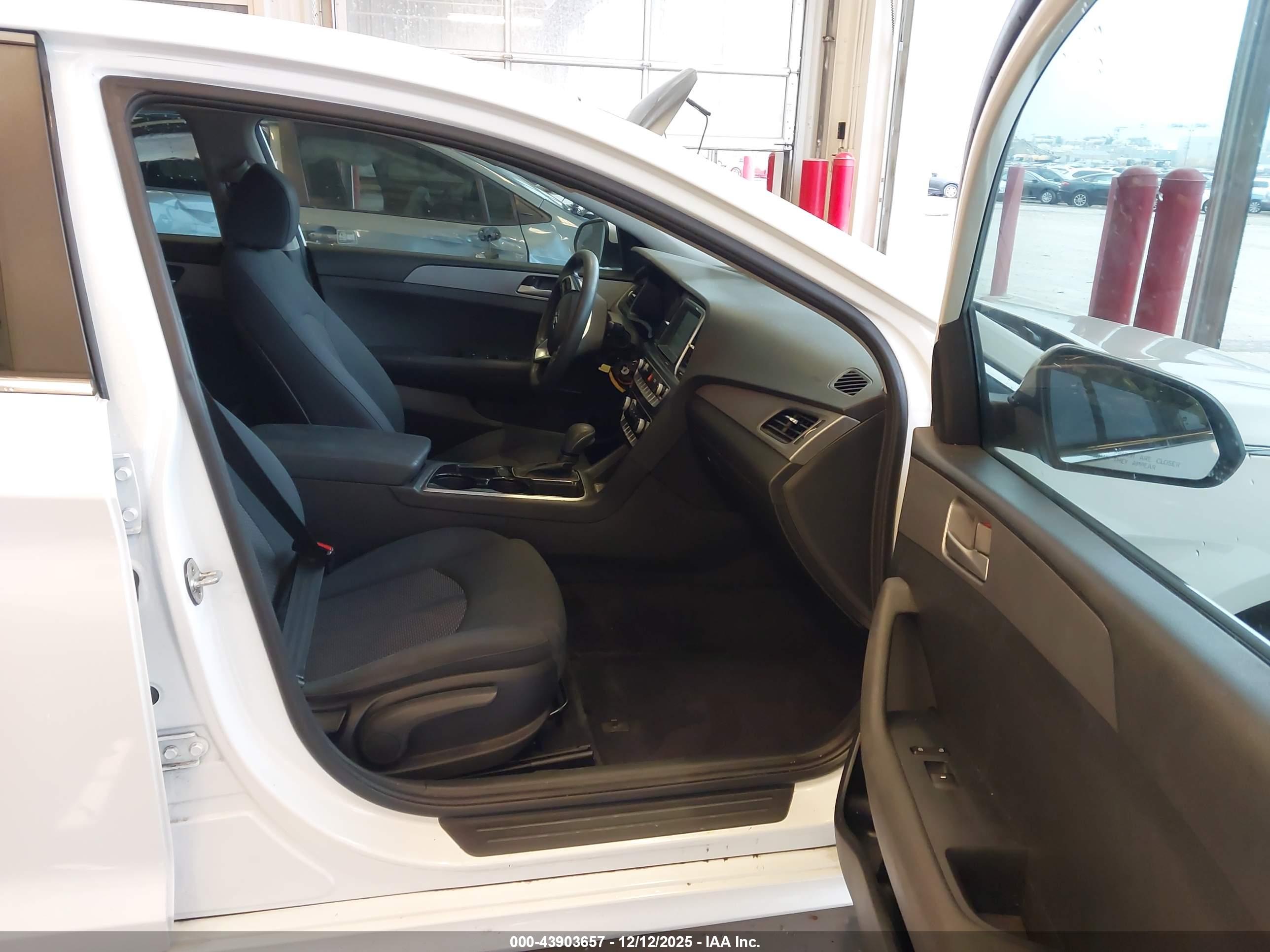 HYUNDAI SONATA image 5