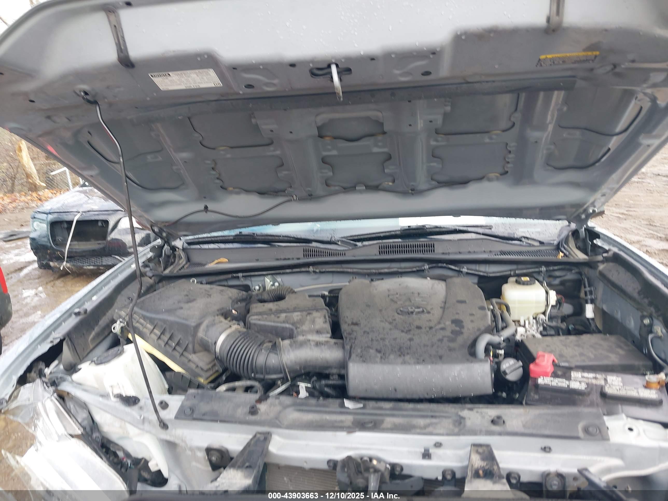 TOYOTA TACOMA image 10