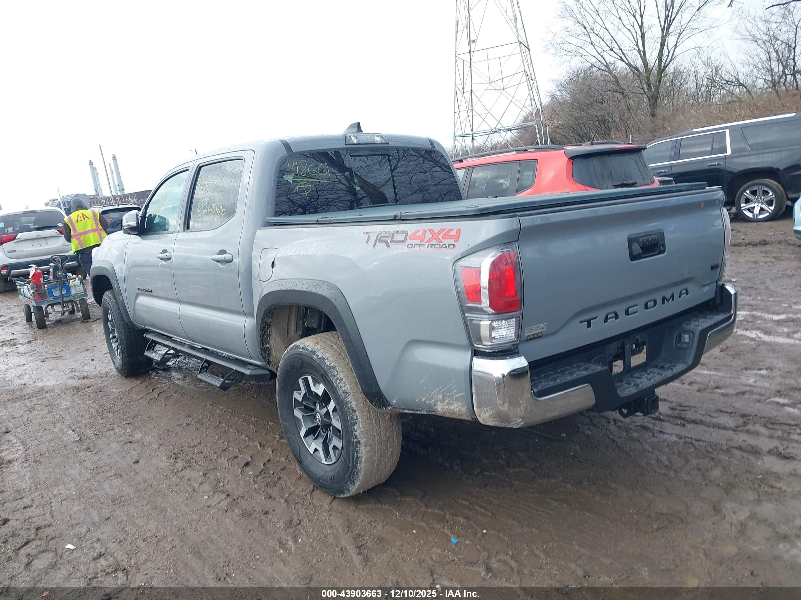 TOYOTA TACOMA image 3