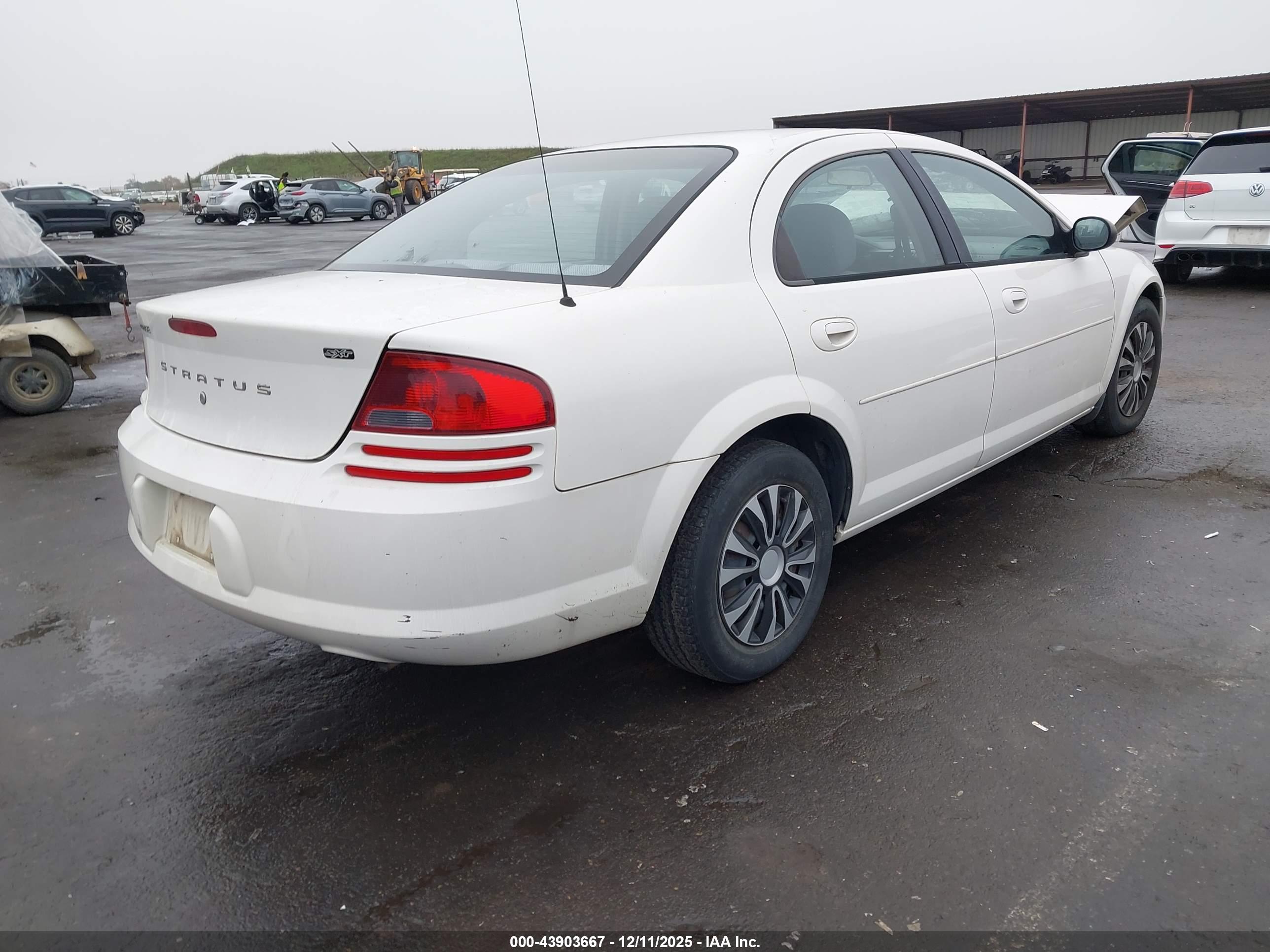 DODGE STRATUS image 4