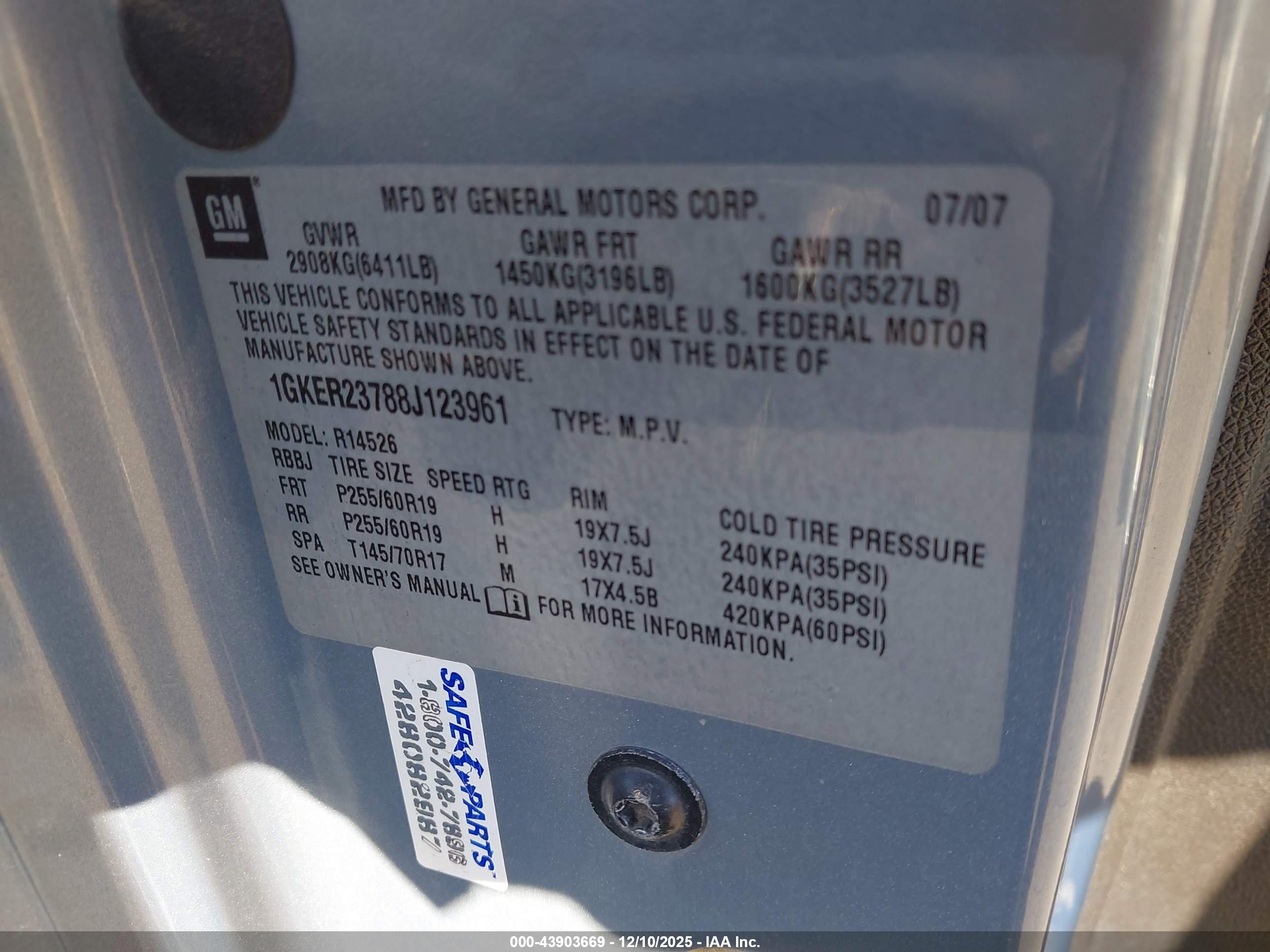GMC ACADIA image 9