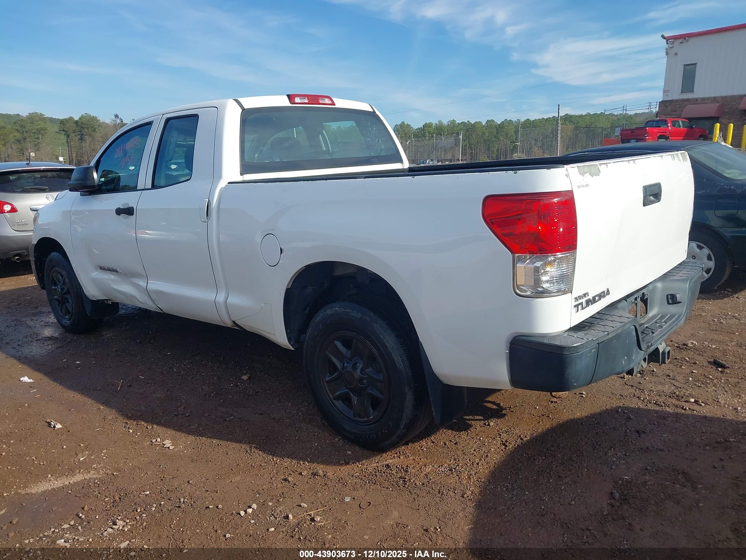 TOYOTA TUNDRA image 3