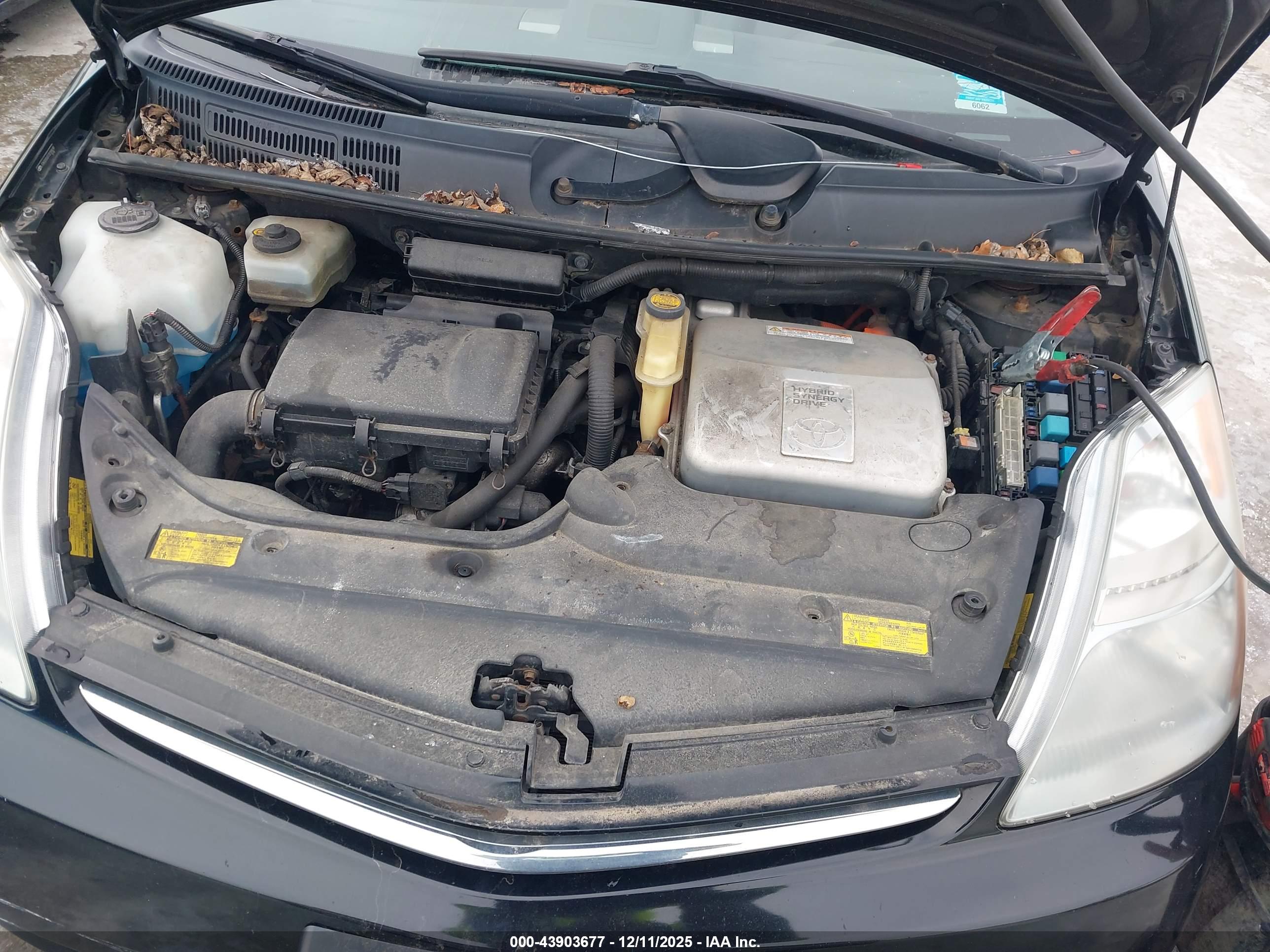 TOYOTA PRIUS image 10