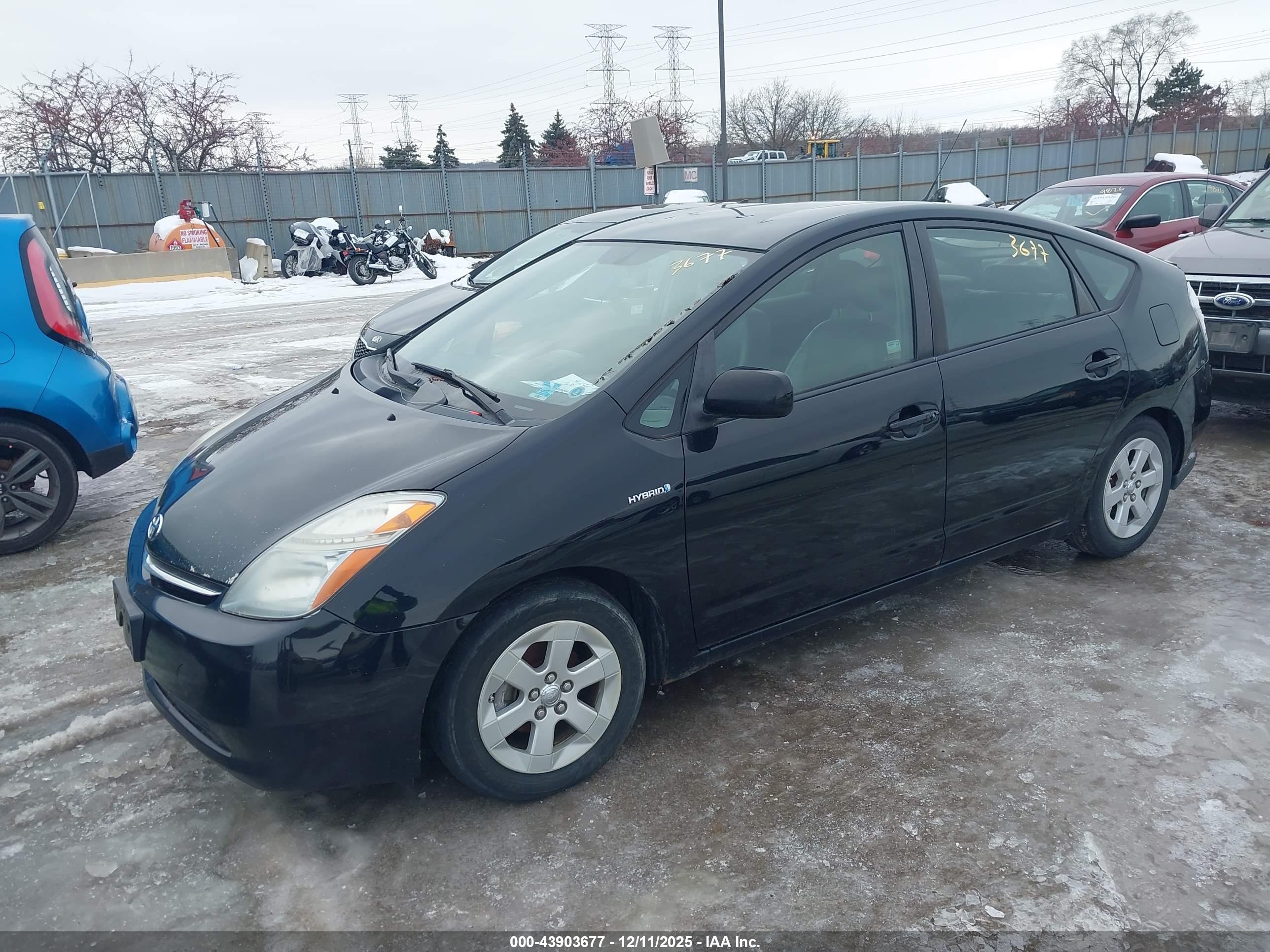 TOYOTA PRIUS image 2