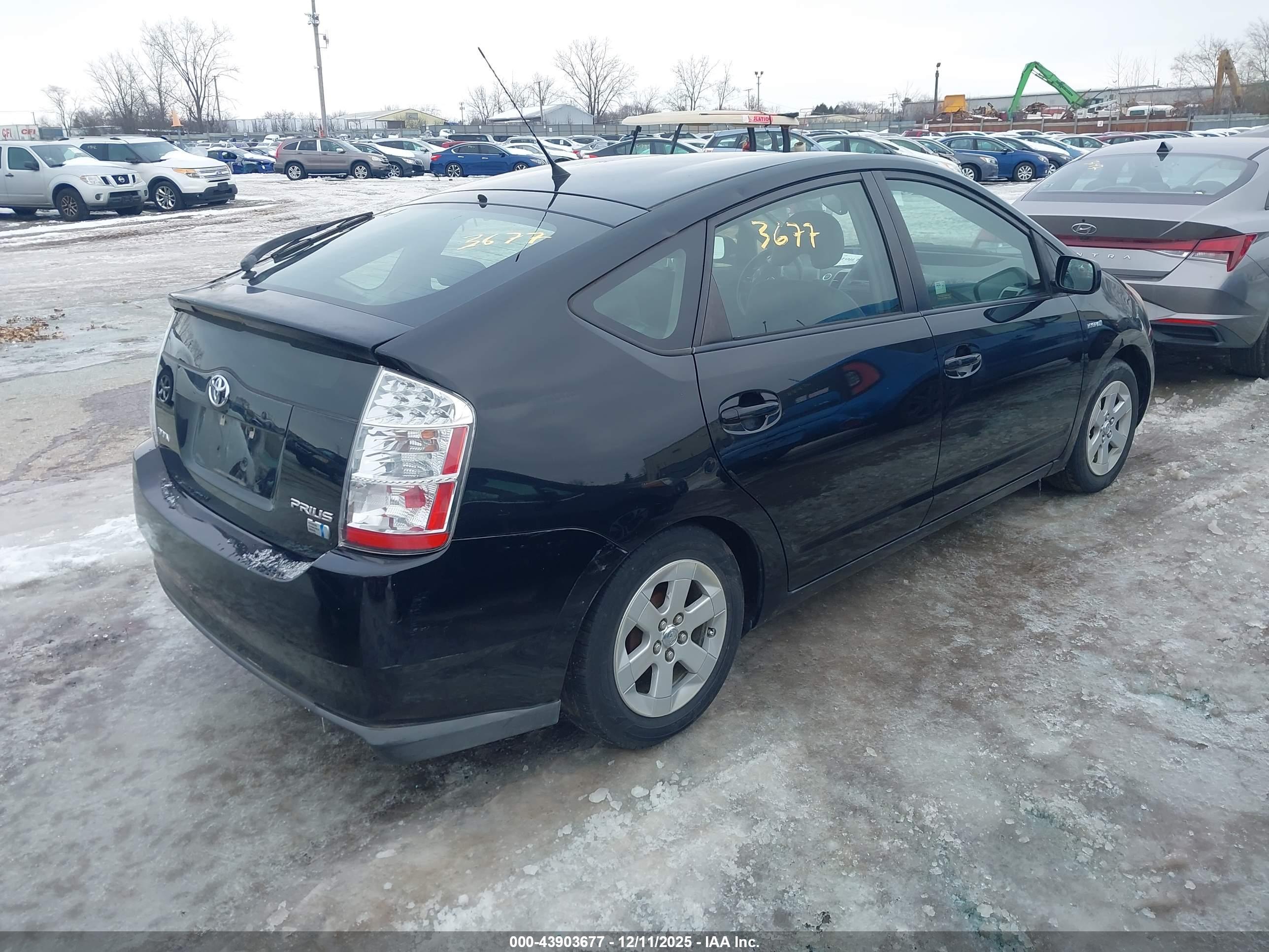 TOYOTA PRIUS image 4