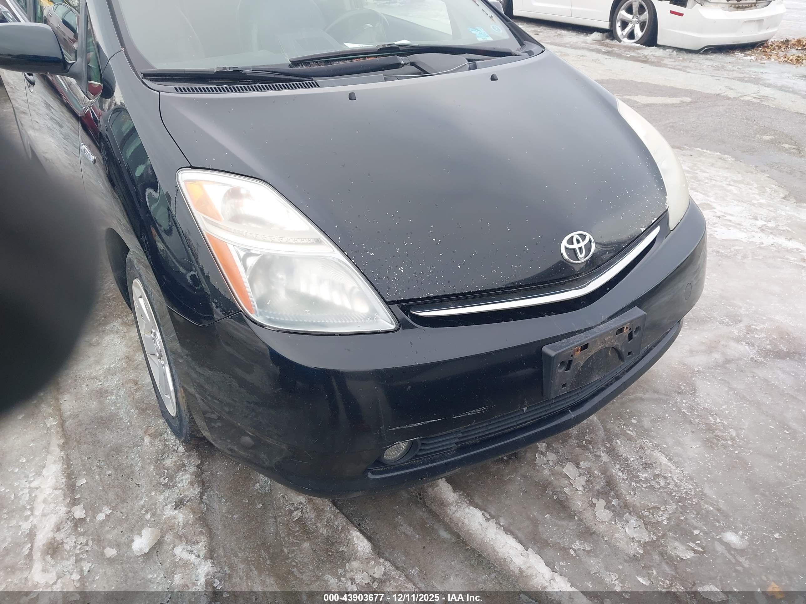 TOYOTA PRIUS image 6
