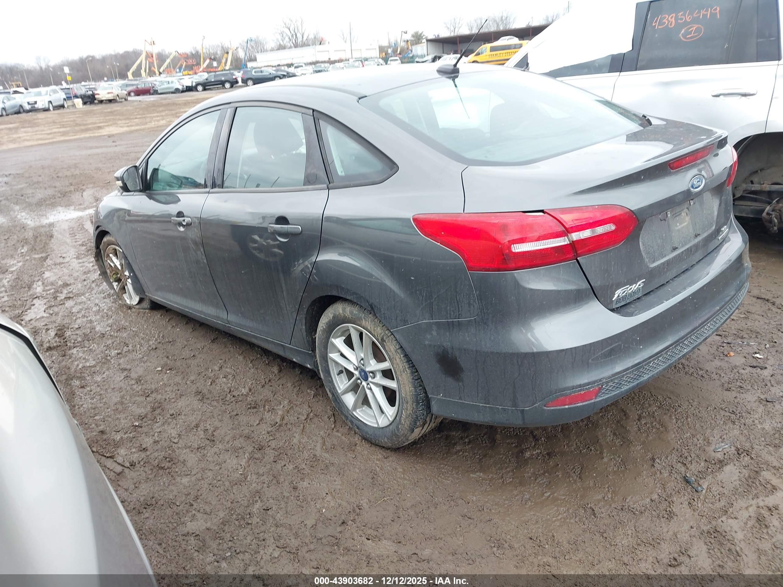 FORD FOCUS image 3