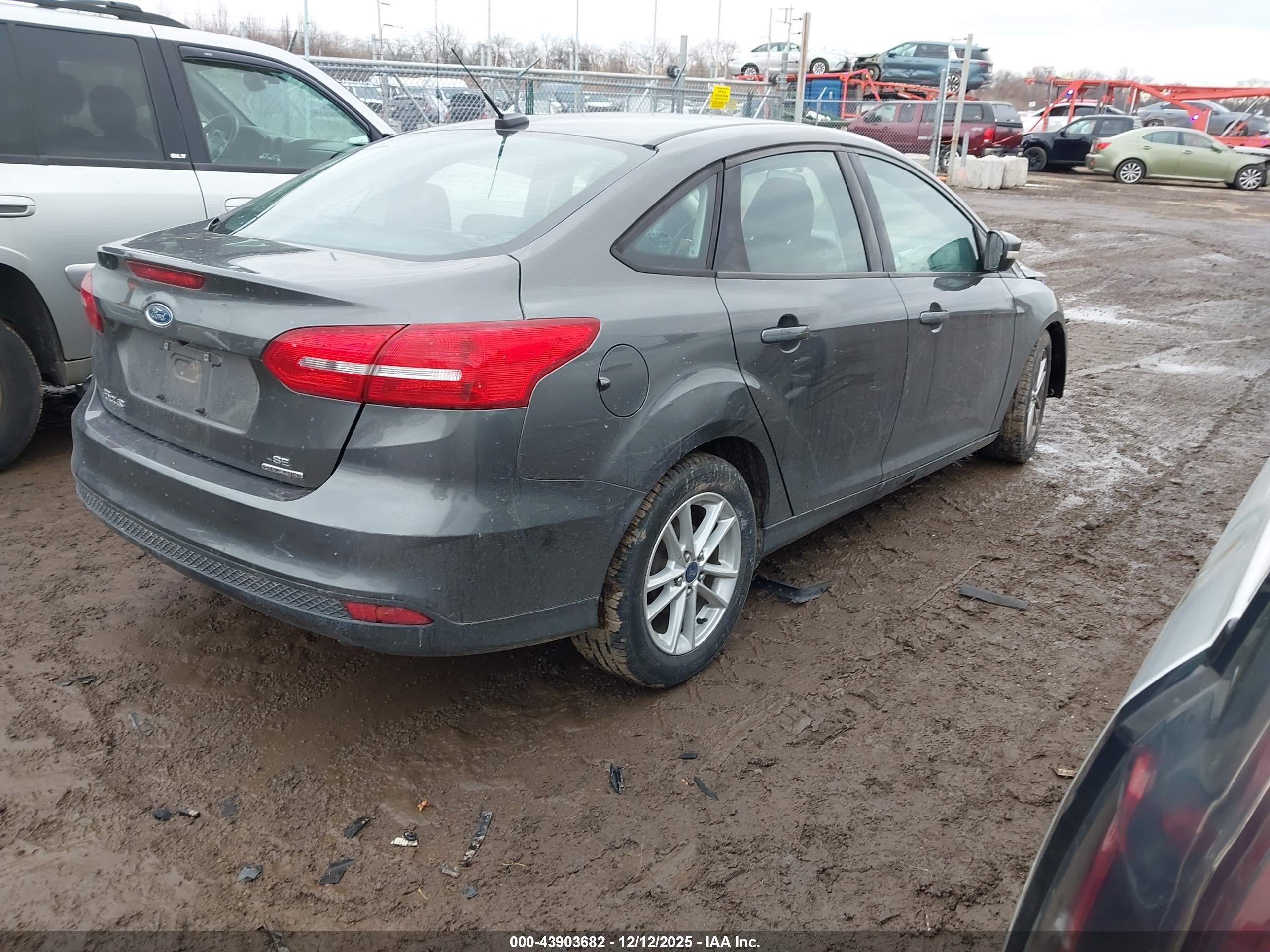 FORD FOCUS image 4