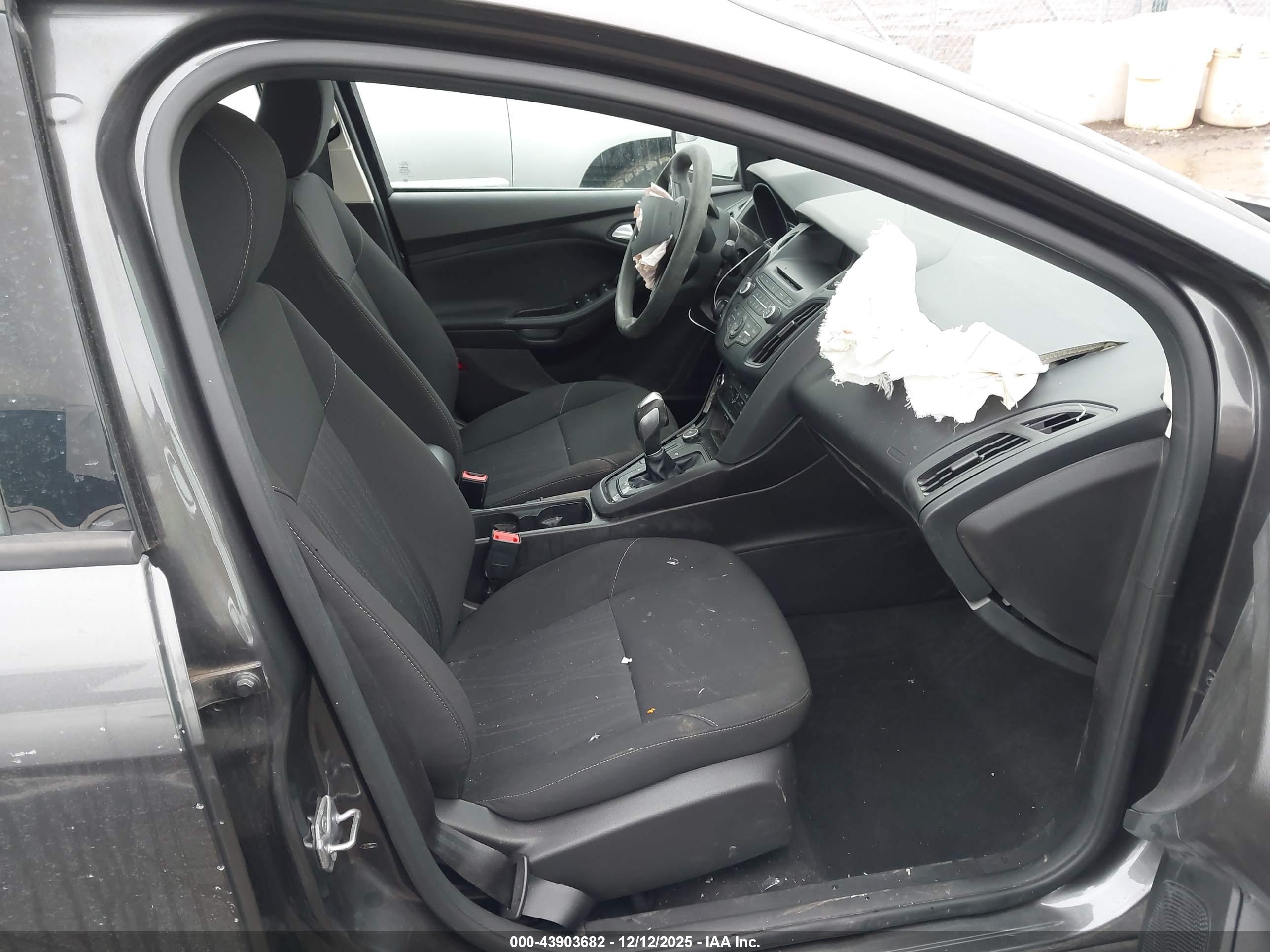 FORD FOCUS image 5
