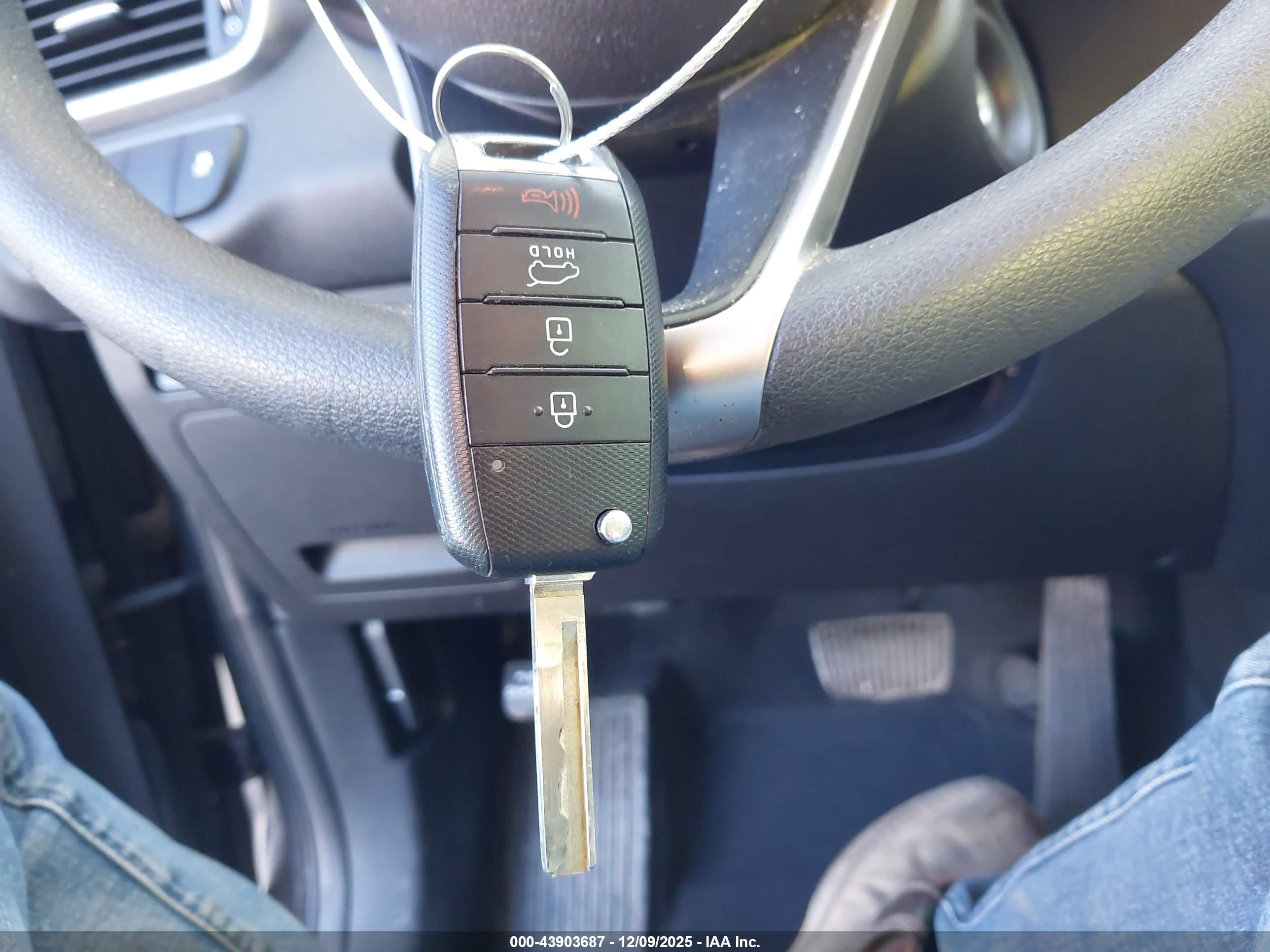 KIA SORENTO image 11