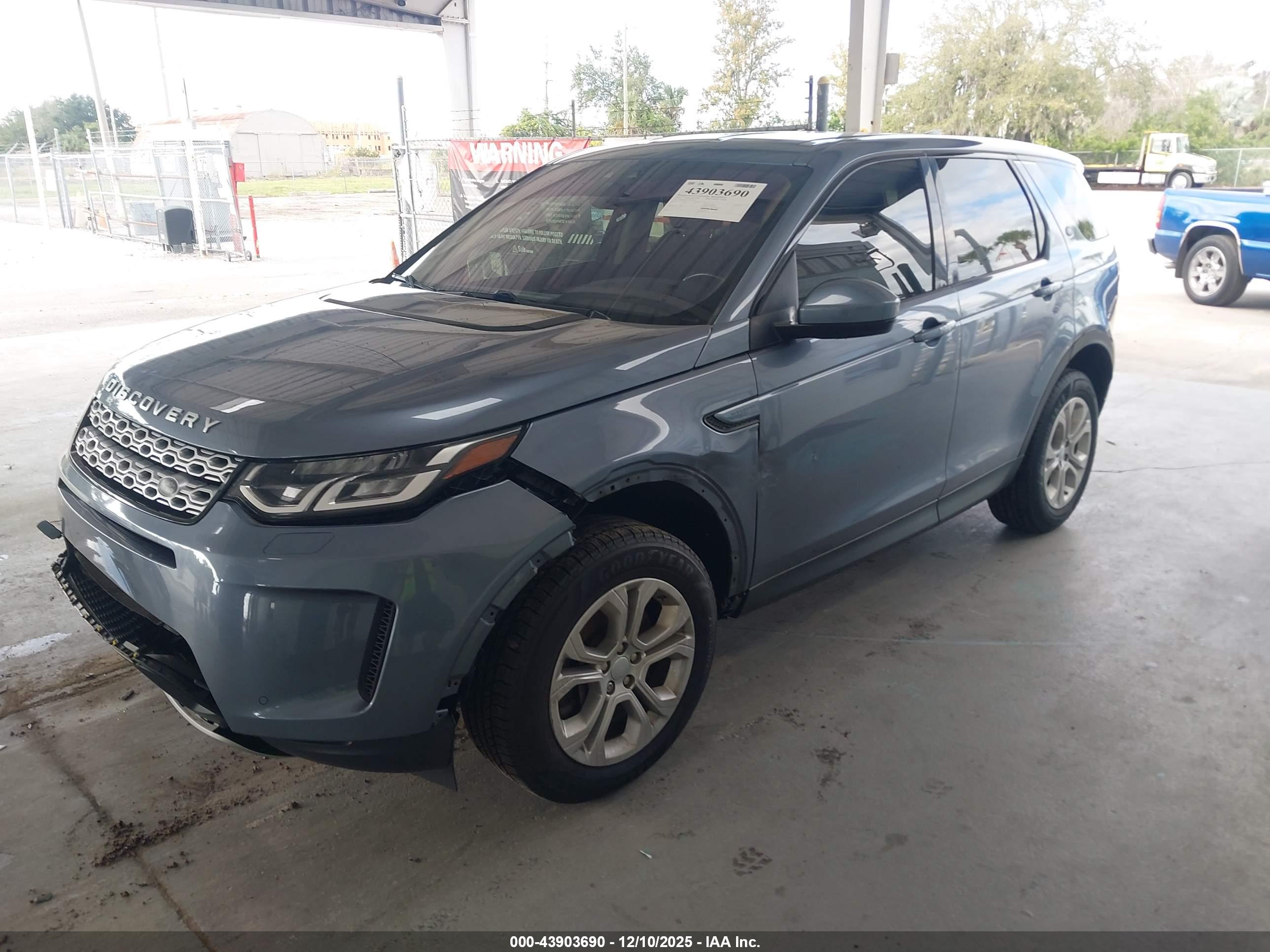 LAND ROVER image 2