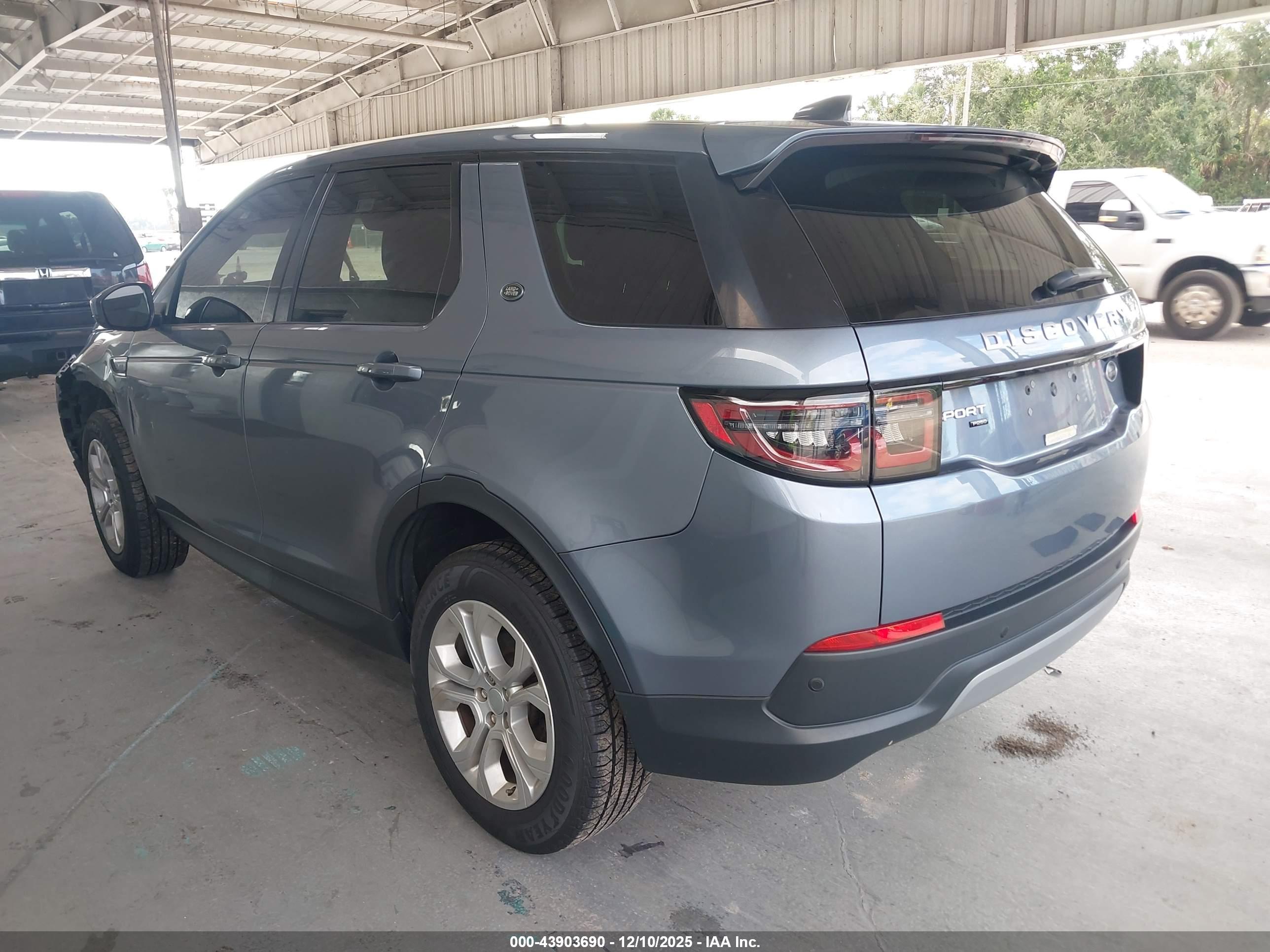 LAND ROVER image 3
