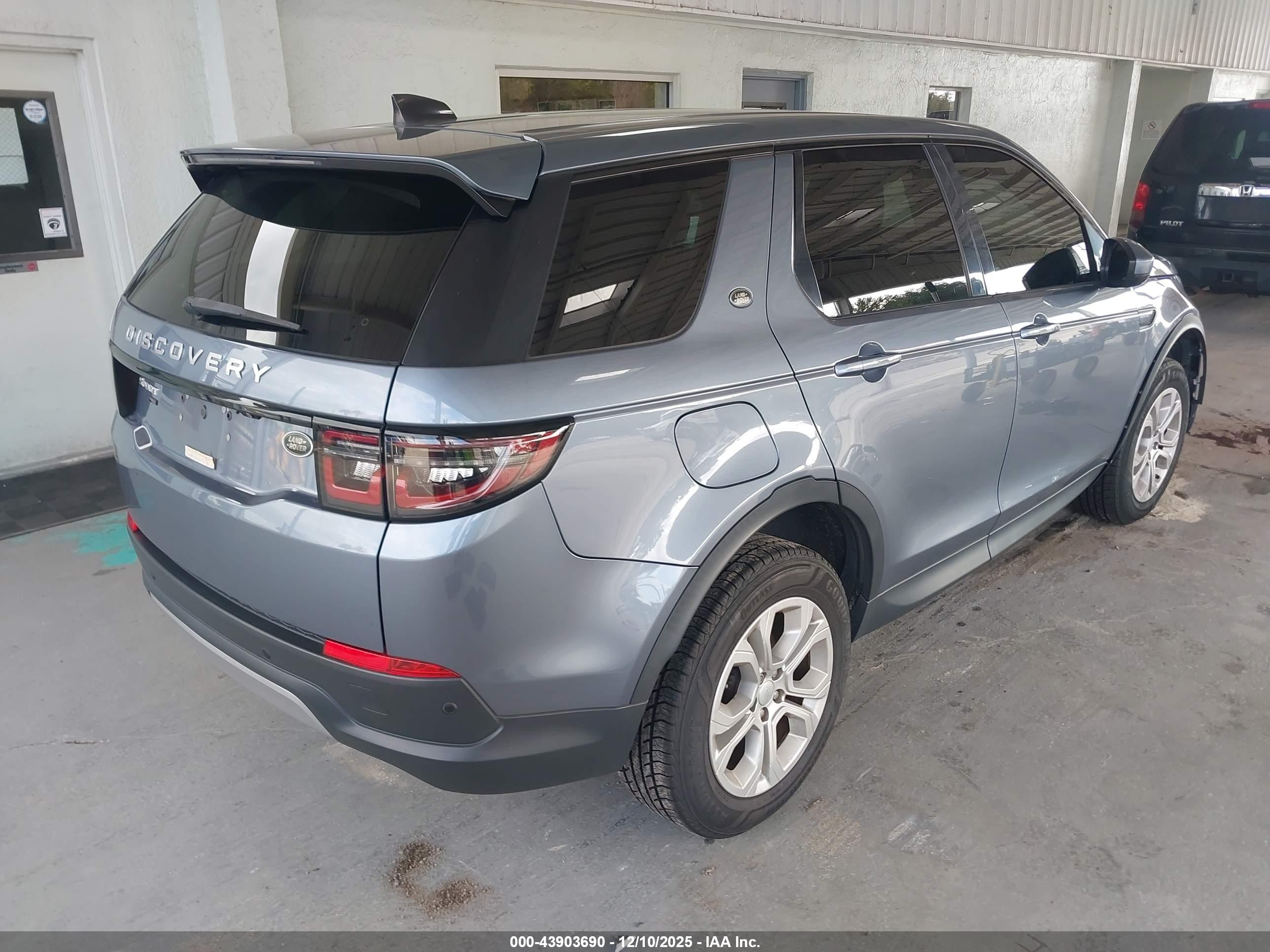 LAND ROVER image 4
