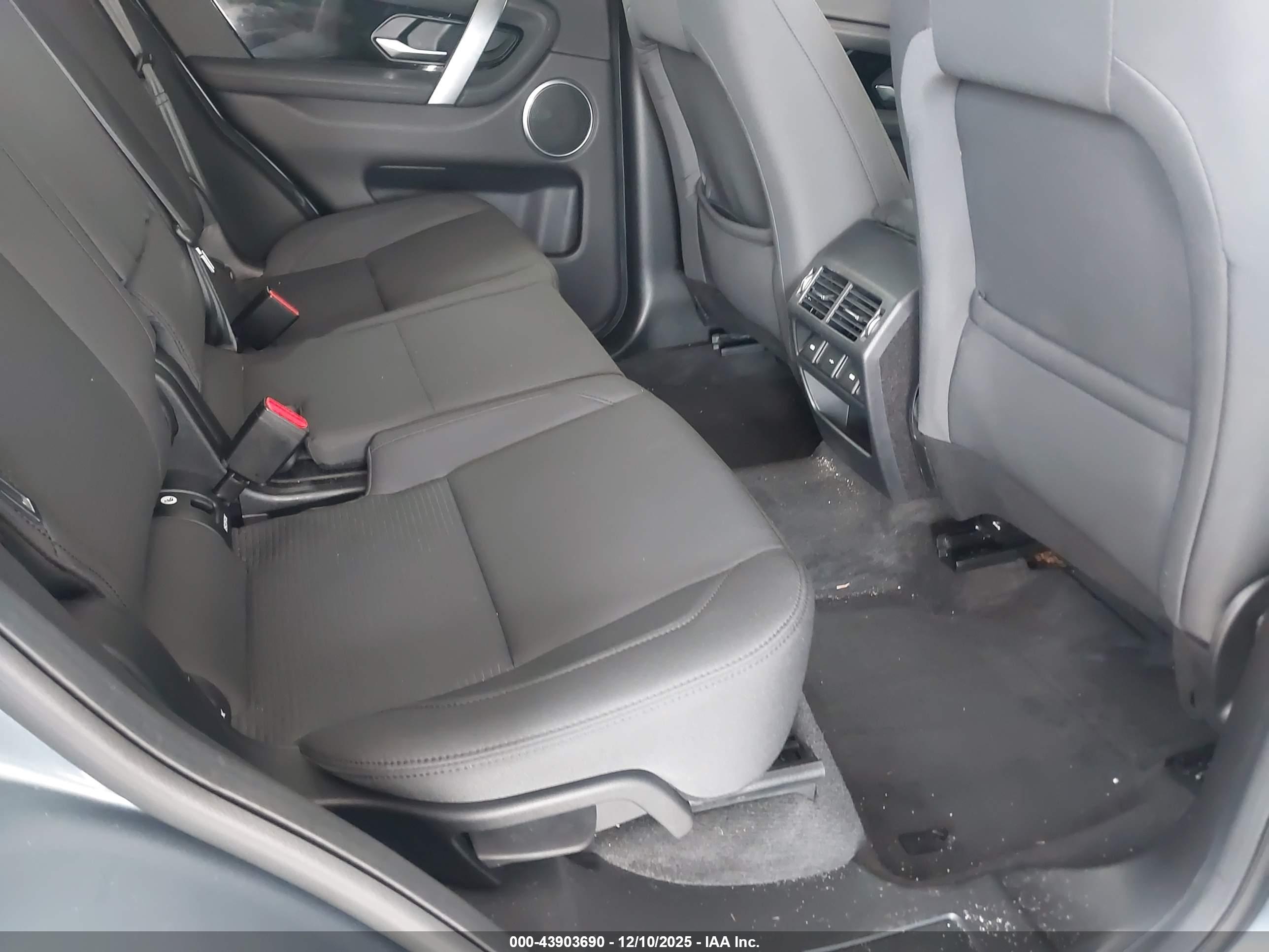 LAND ROVER image 8