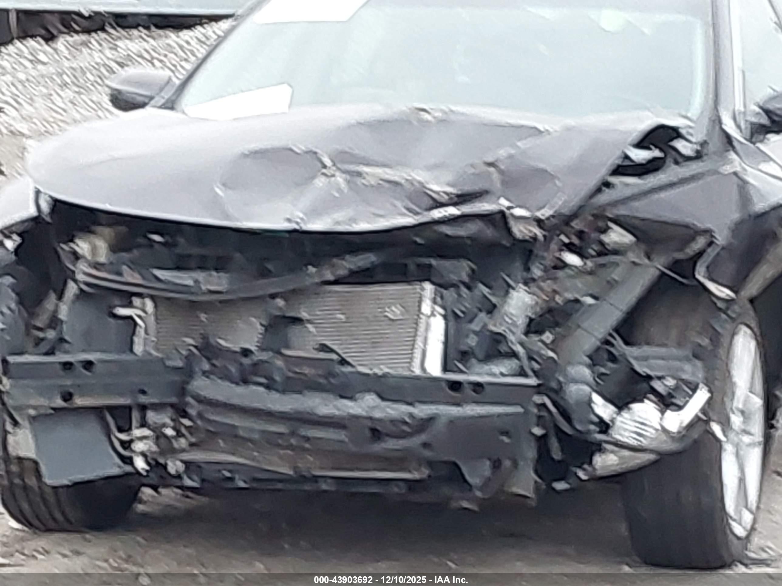 NISSAN MAXIMA image 6