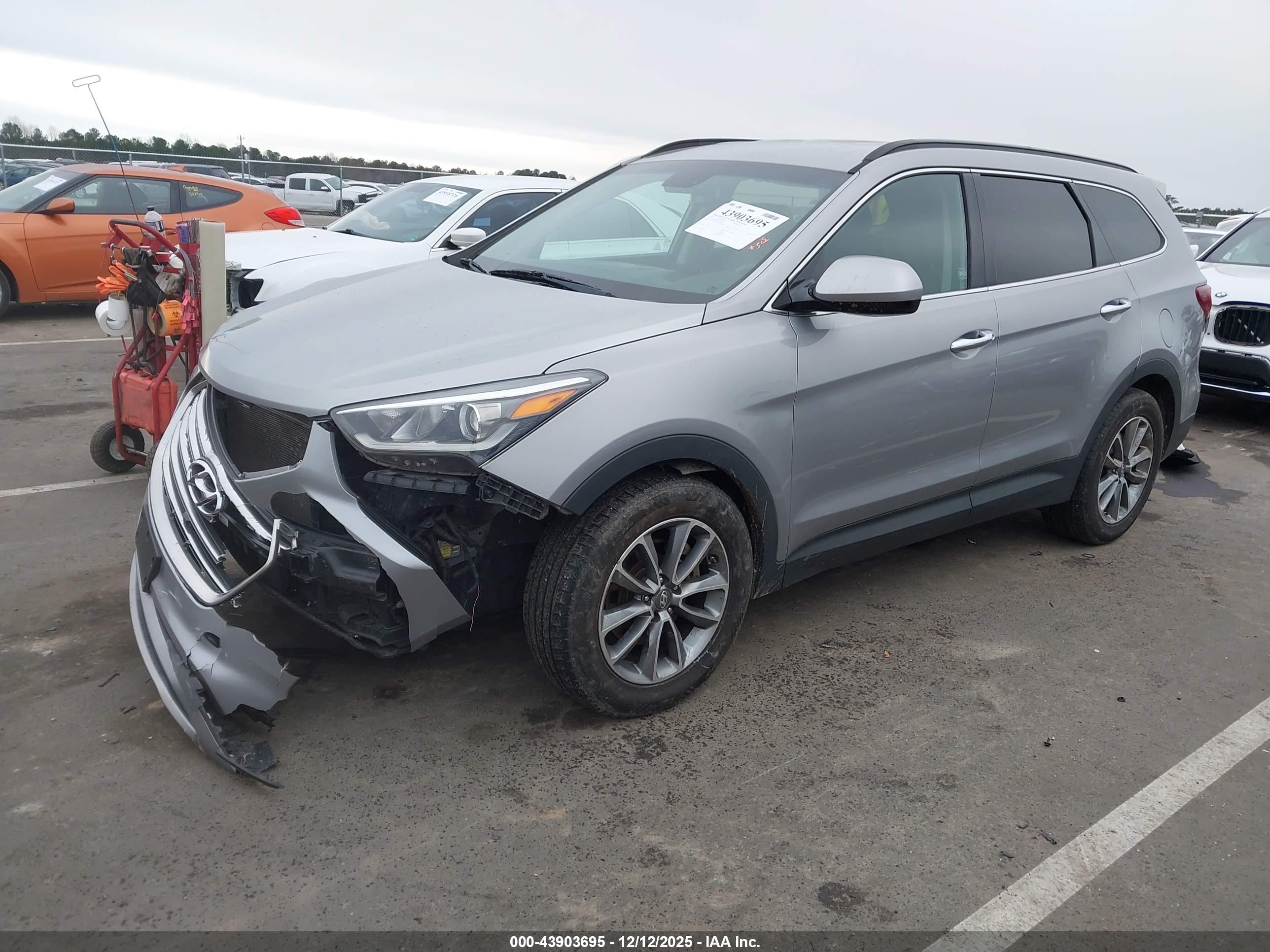 HYUNDAI SANTA image 2