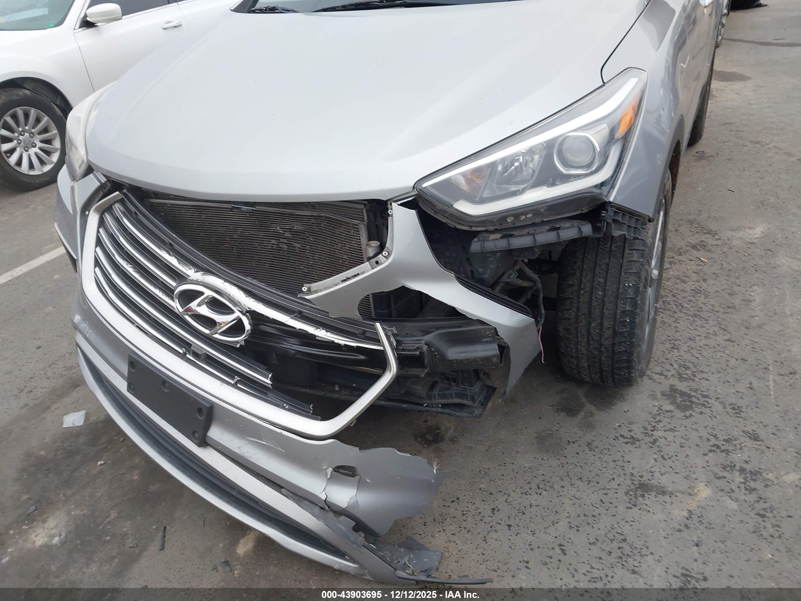 HYUNDAI SANTA image 6
