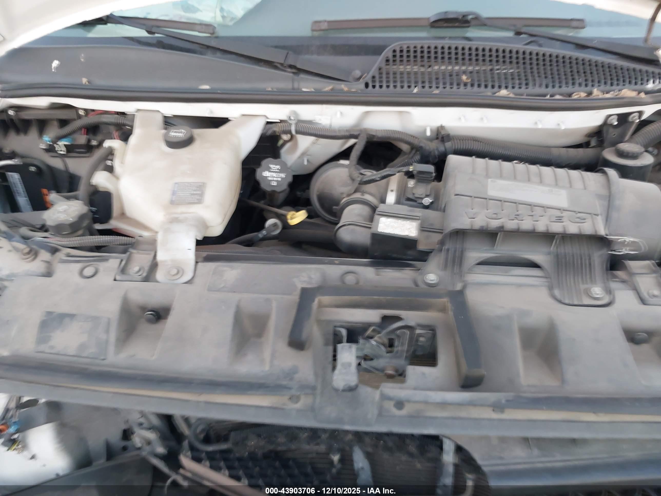 CHEVROLET EXPRESS image 10
