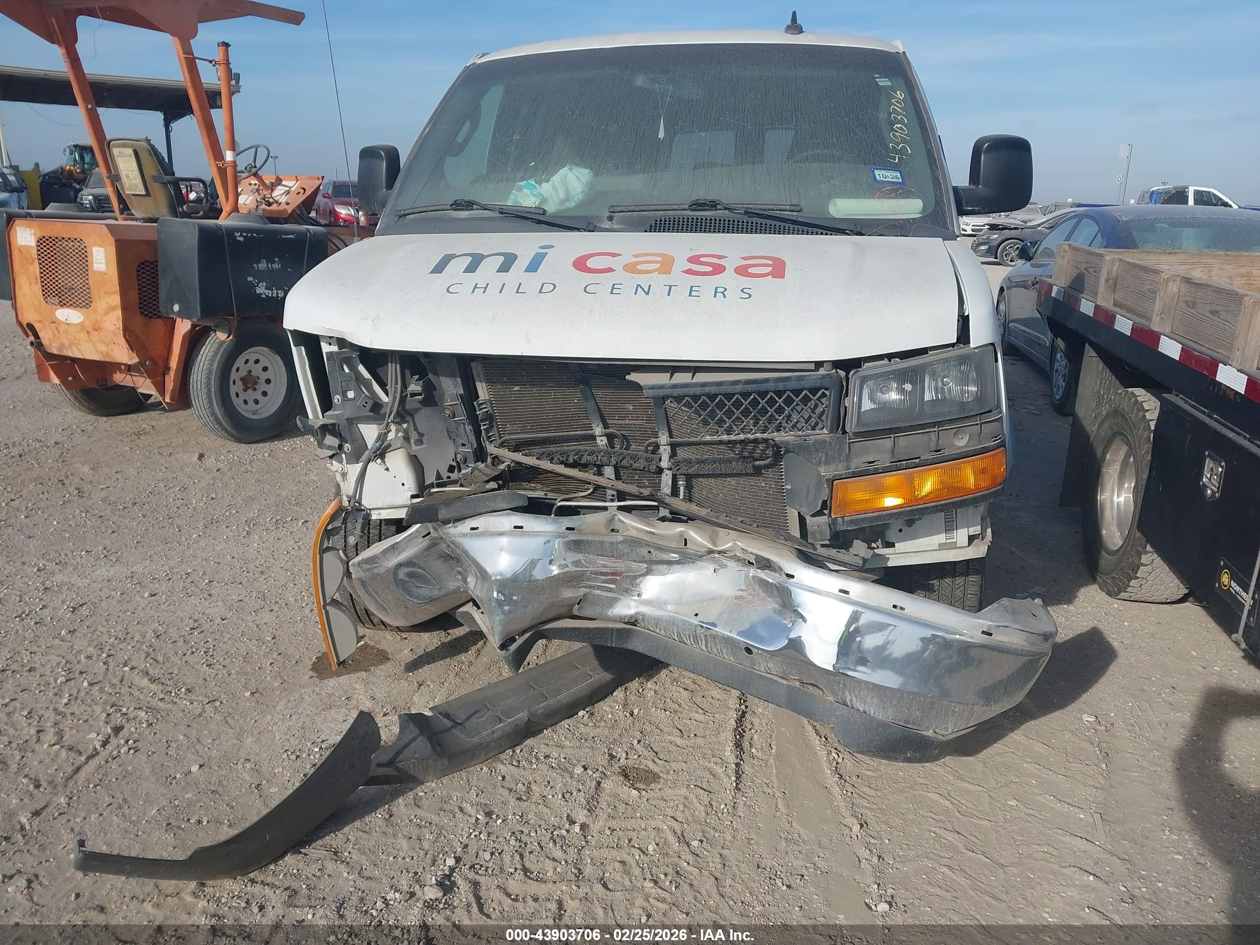 CHEVROLET EXPRESS image 6