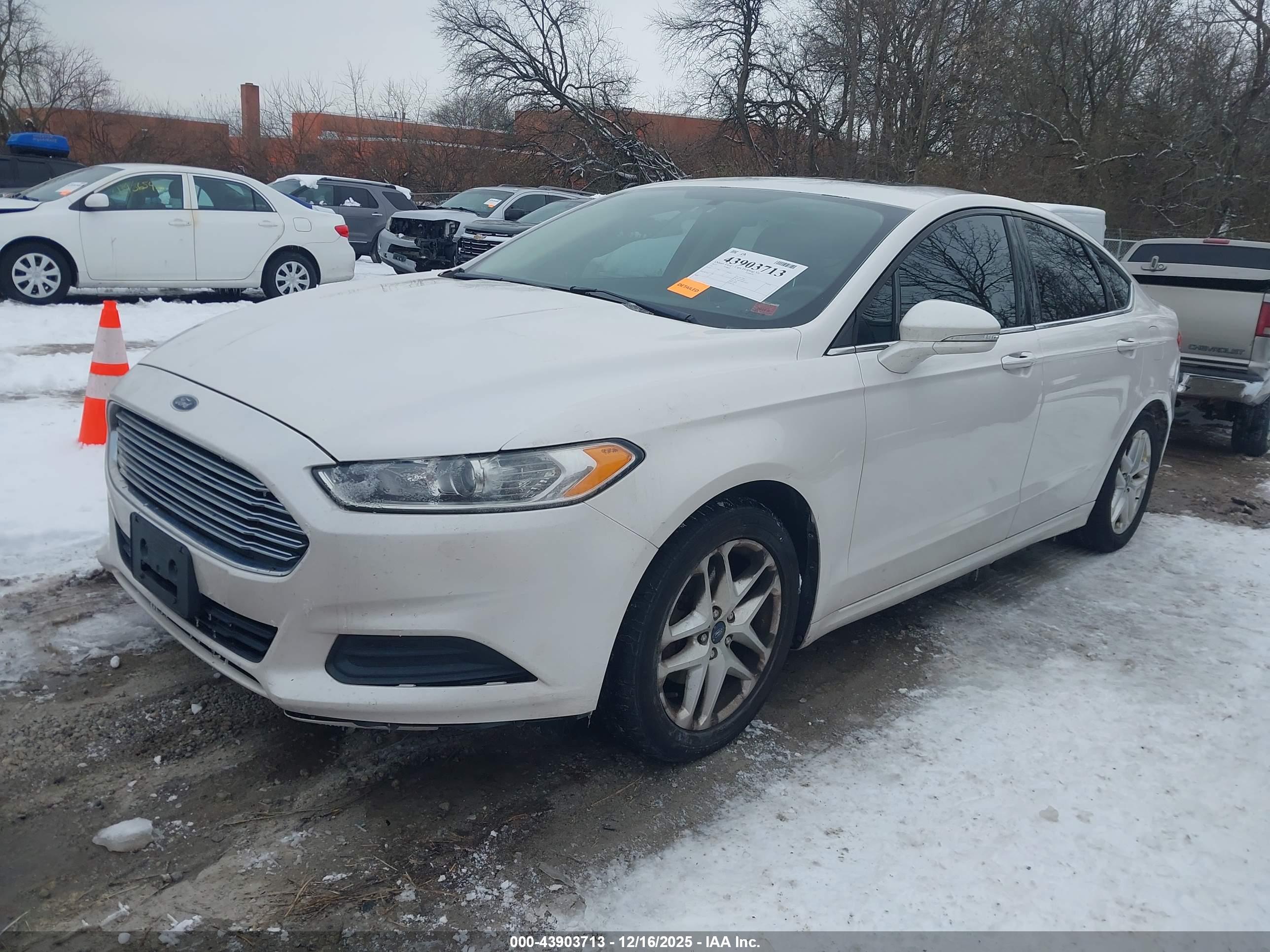 FORD FUSION image 2