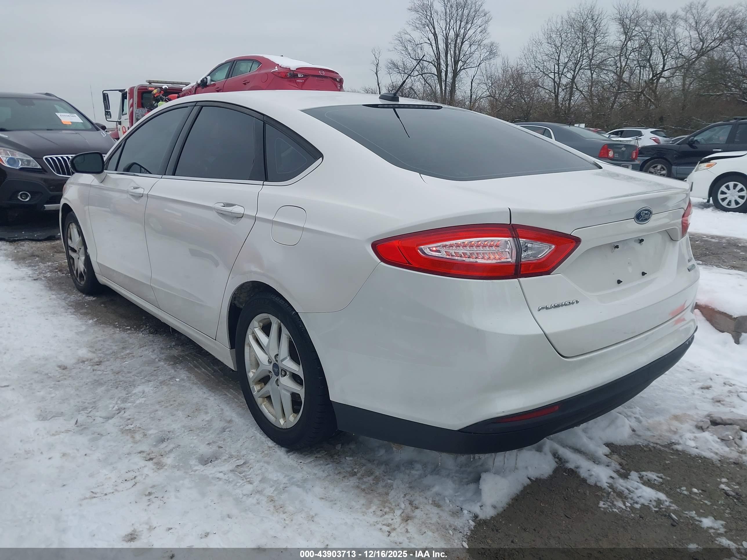 FORD FUSION image 3