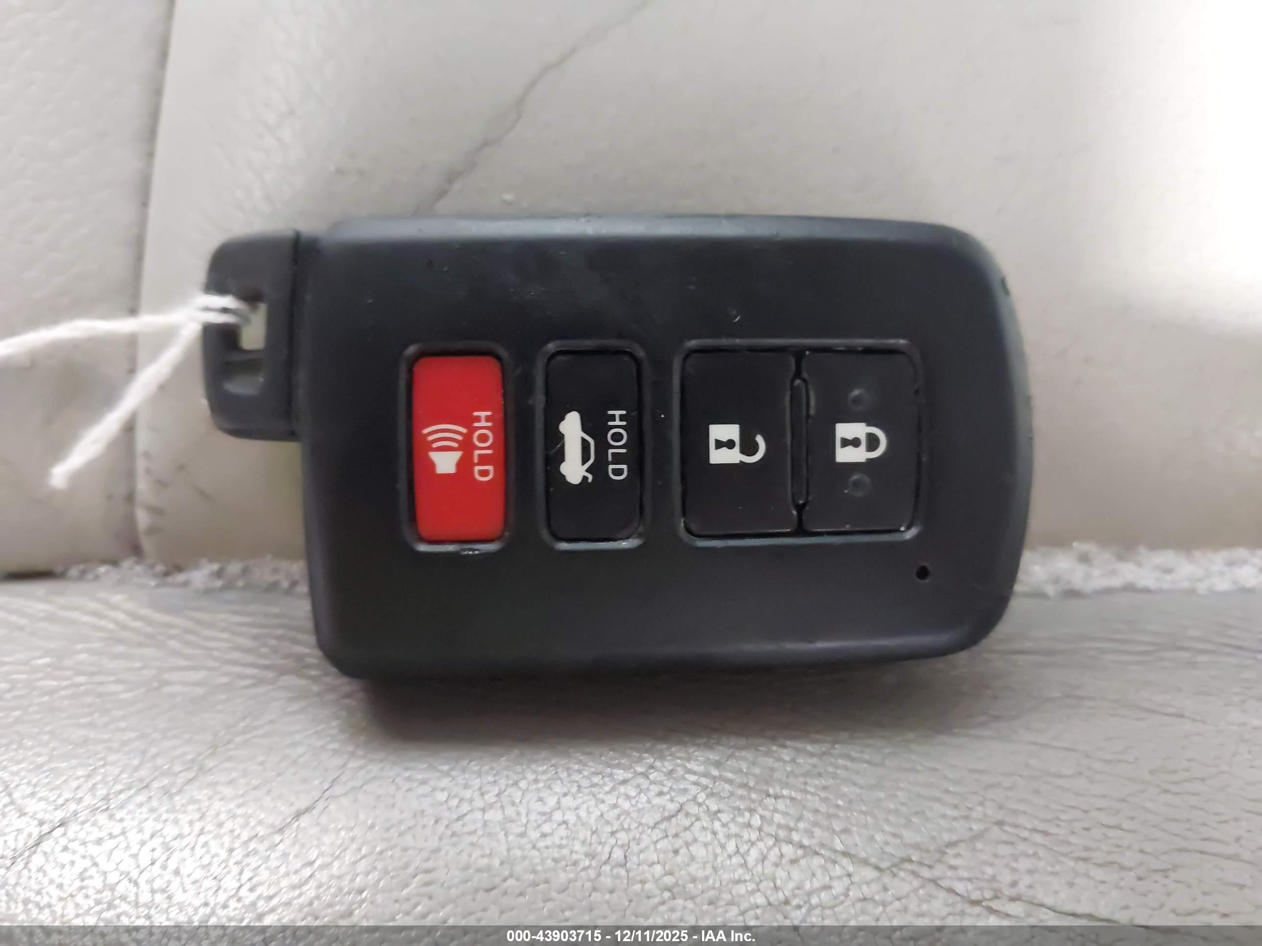 TOYOTA CAMRY image 11