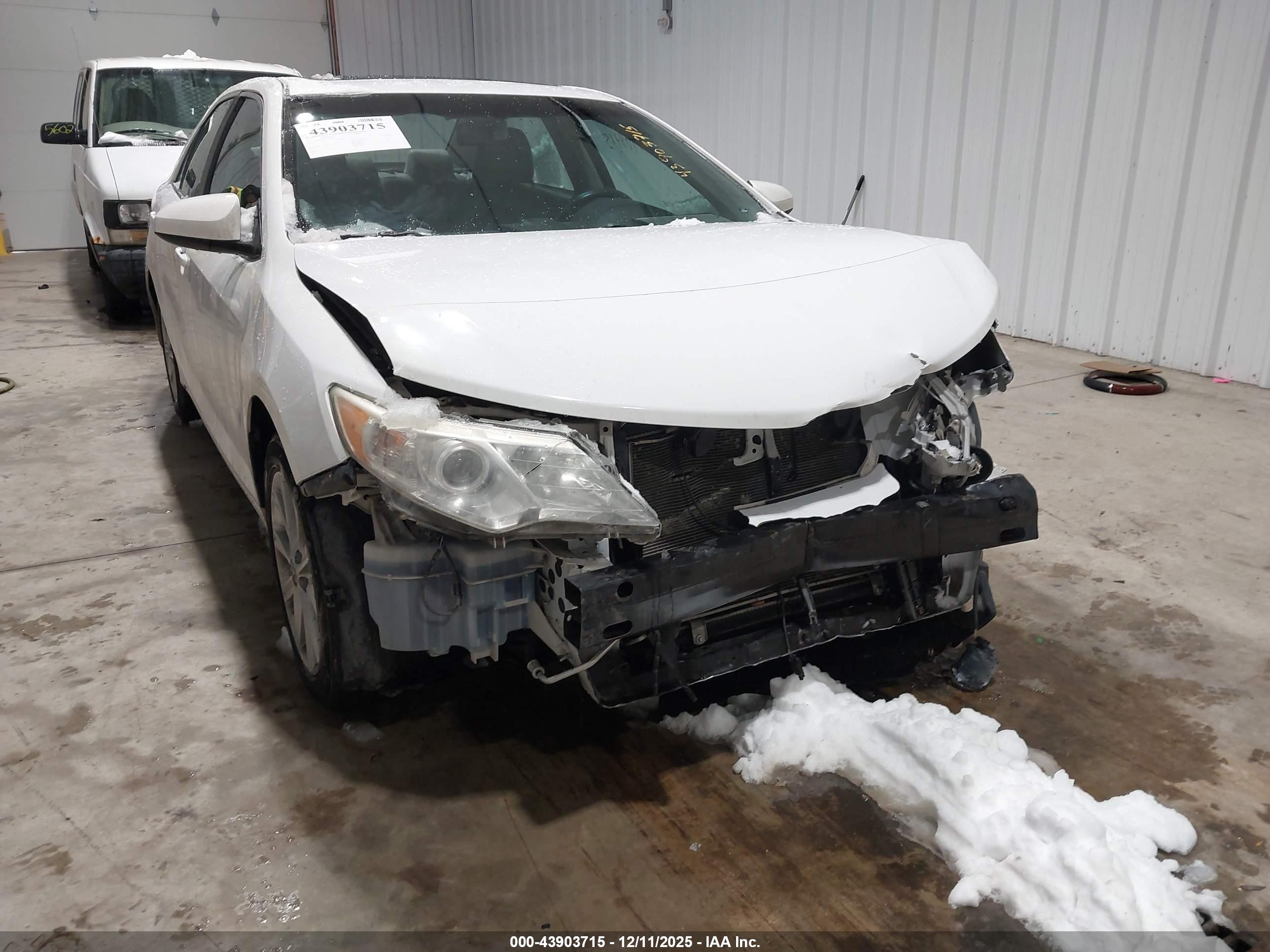 TOYOTA CAMRY image 6