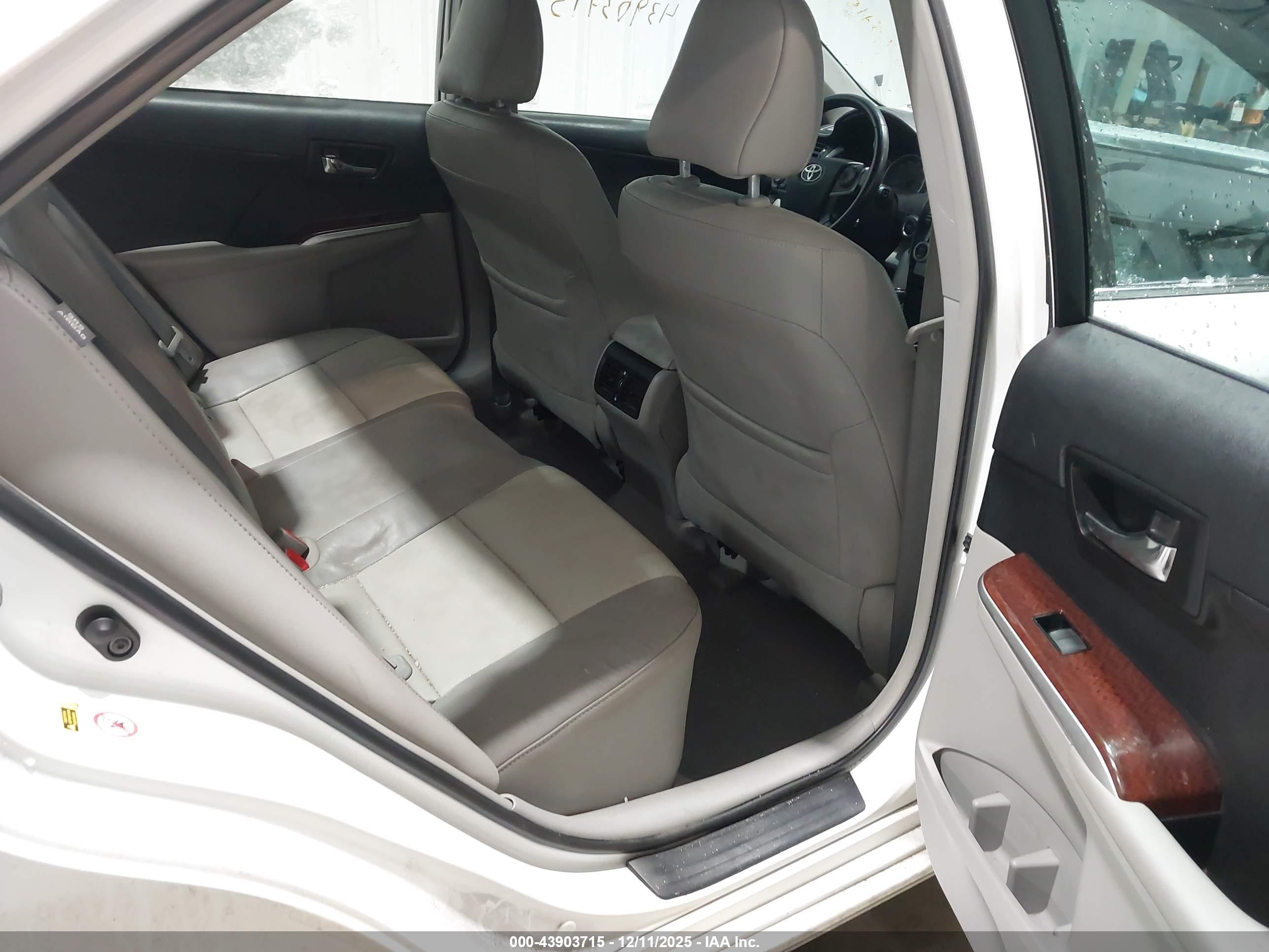 TOYOTA CAMRY image 8