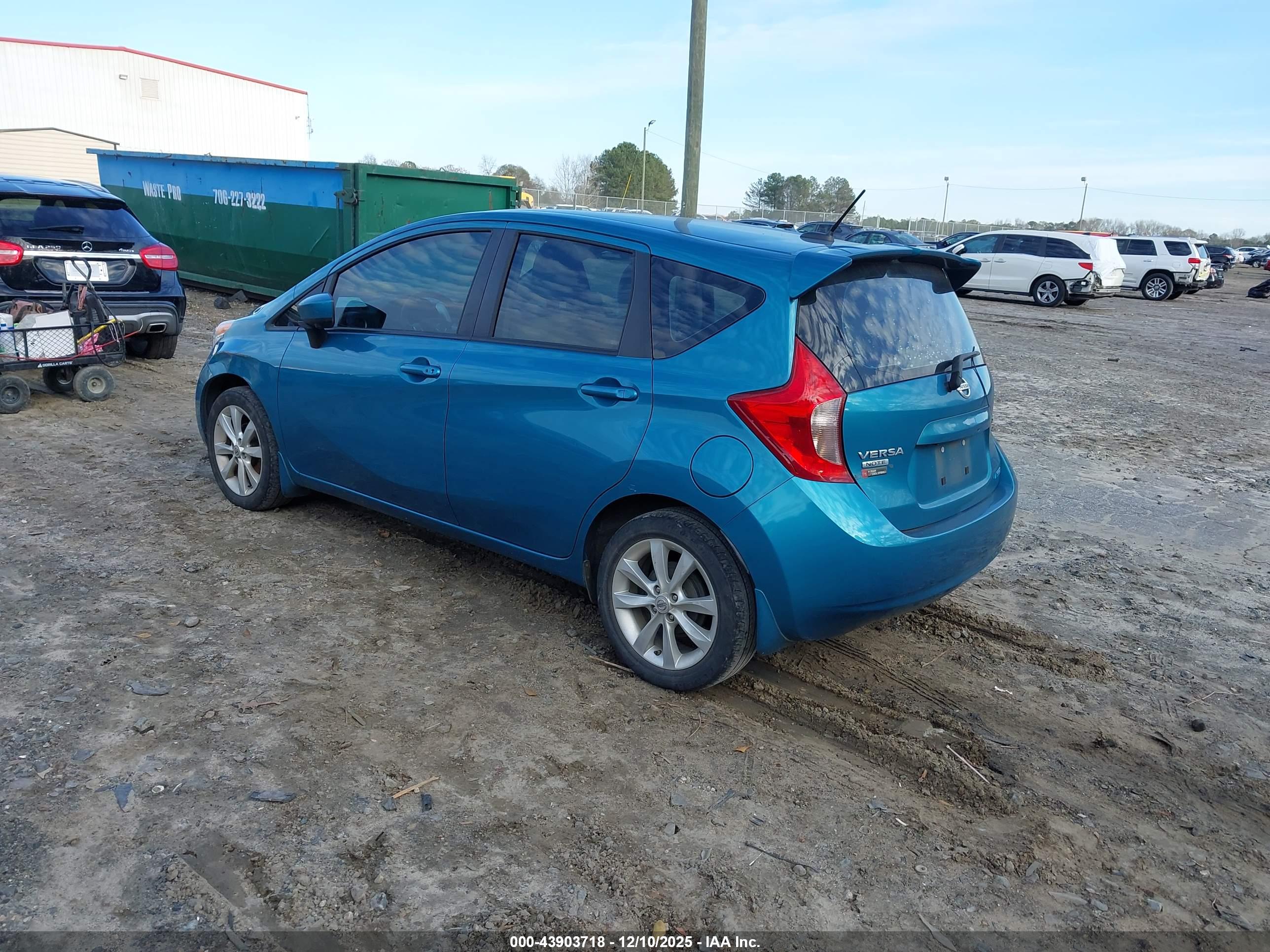 NISSAN VERSA image 3