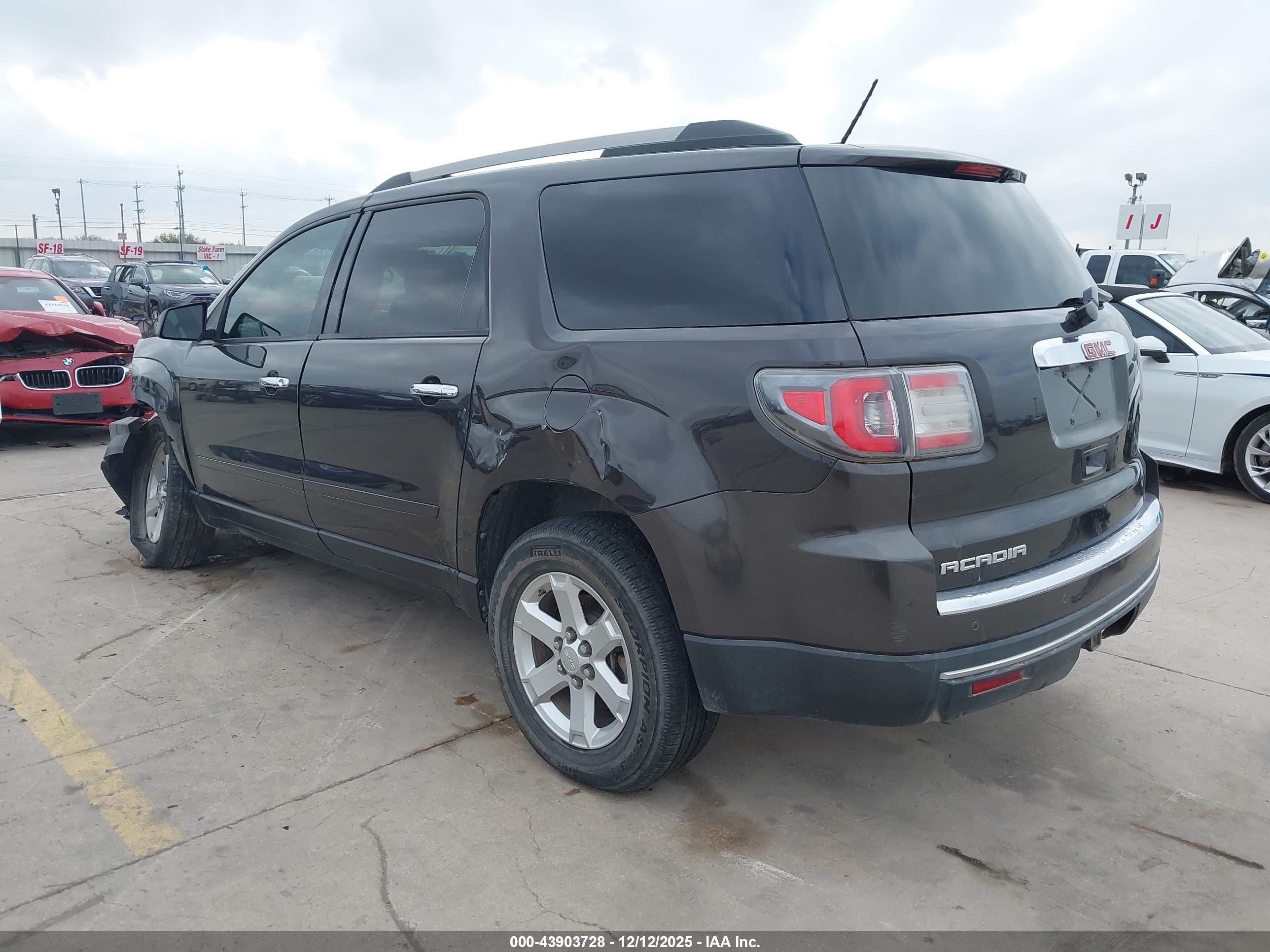 GMC ACADIA image 3