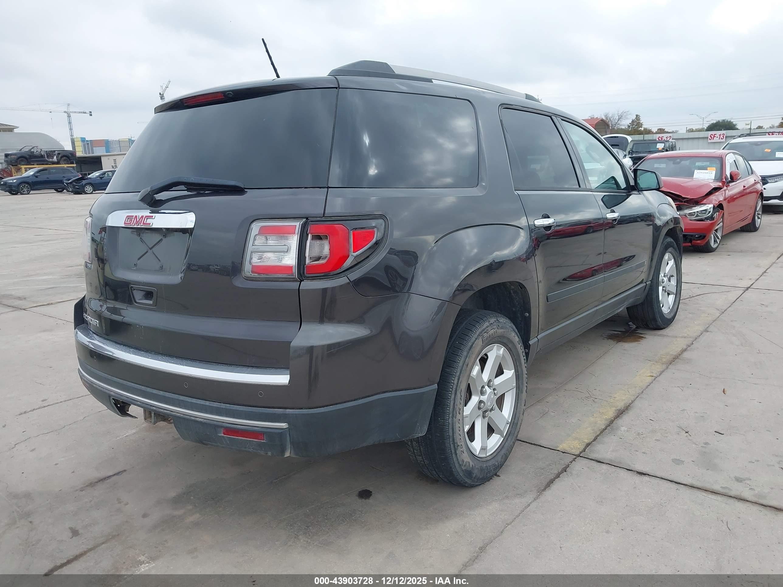 GMC ACADIA image 4