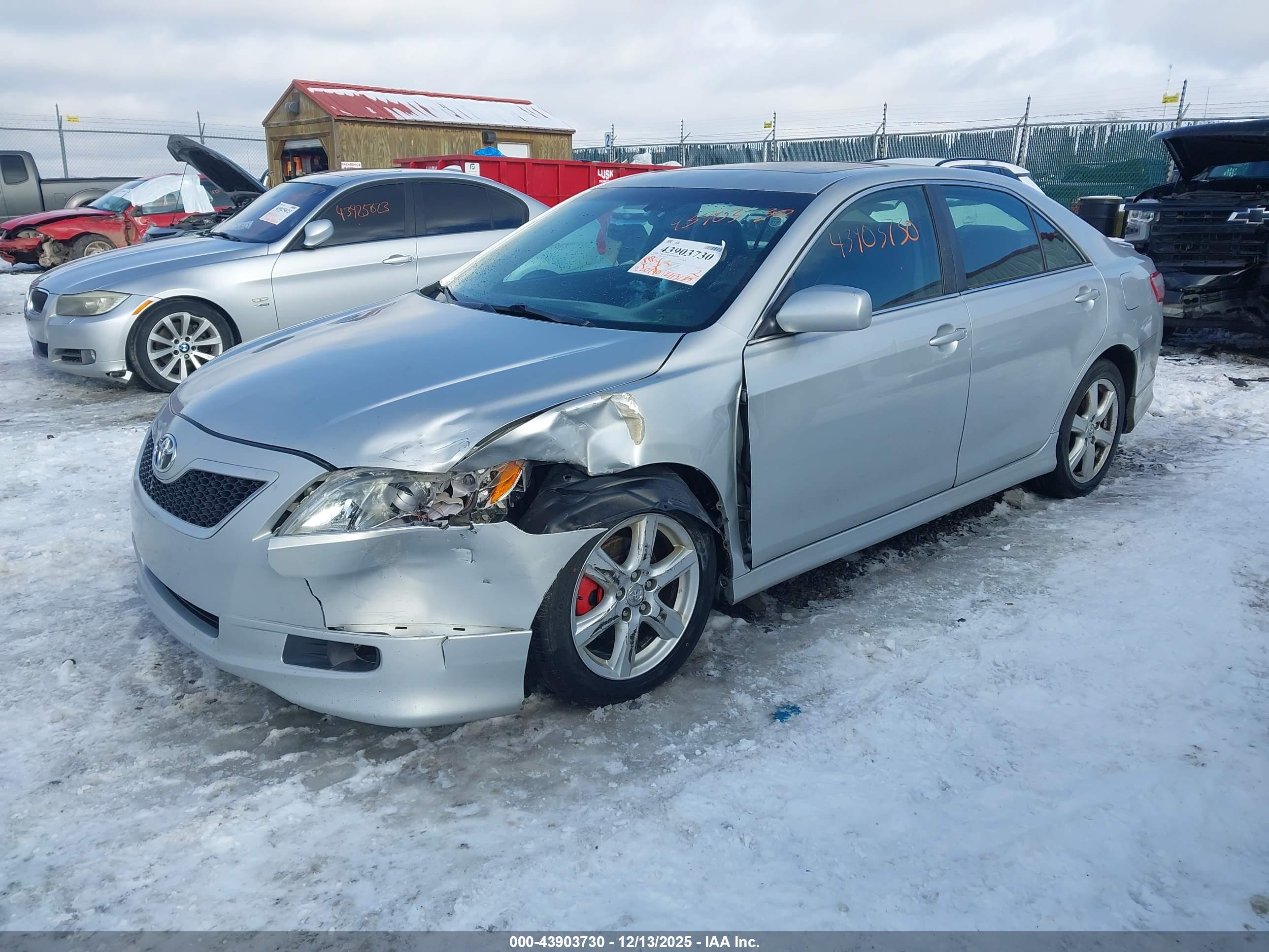 TOYOTA CAMRY image 2