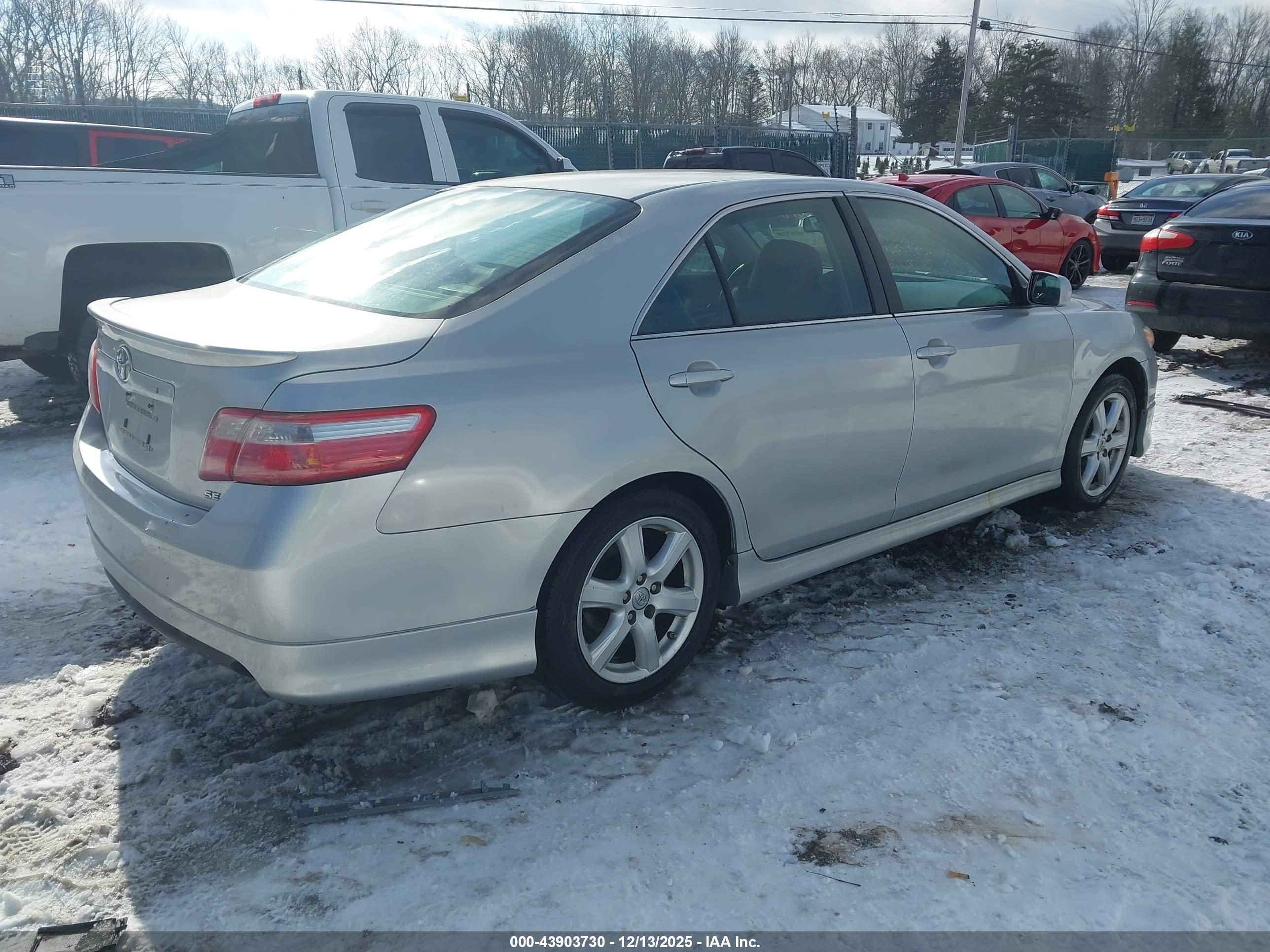 TOYOTA CAMRY image 4