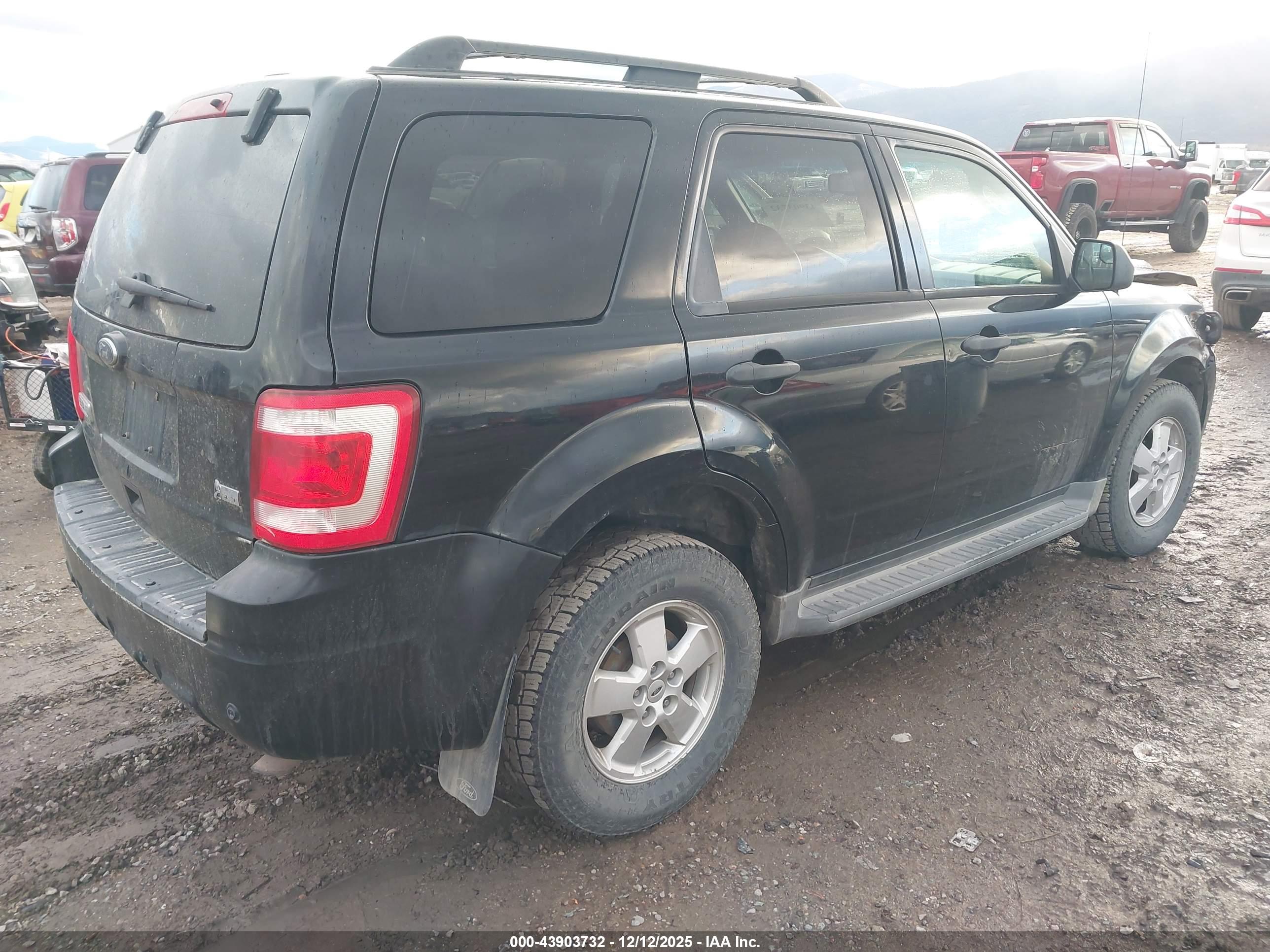 FORD ESCAPE image 4