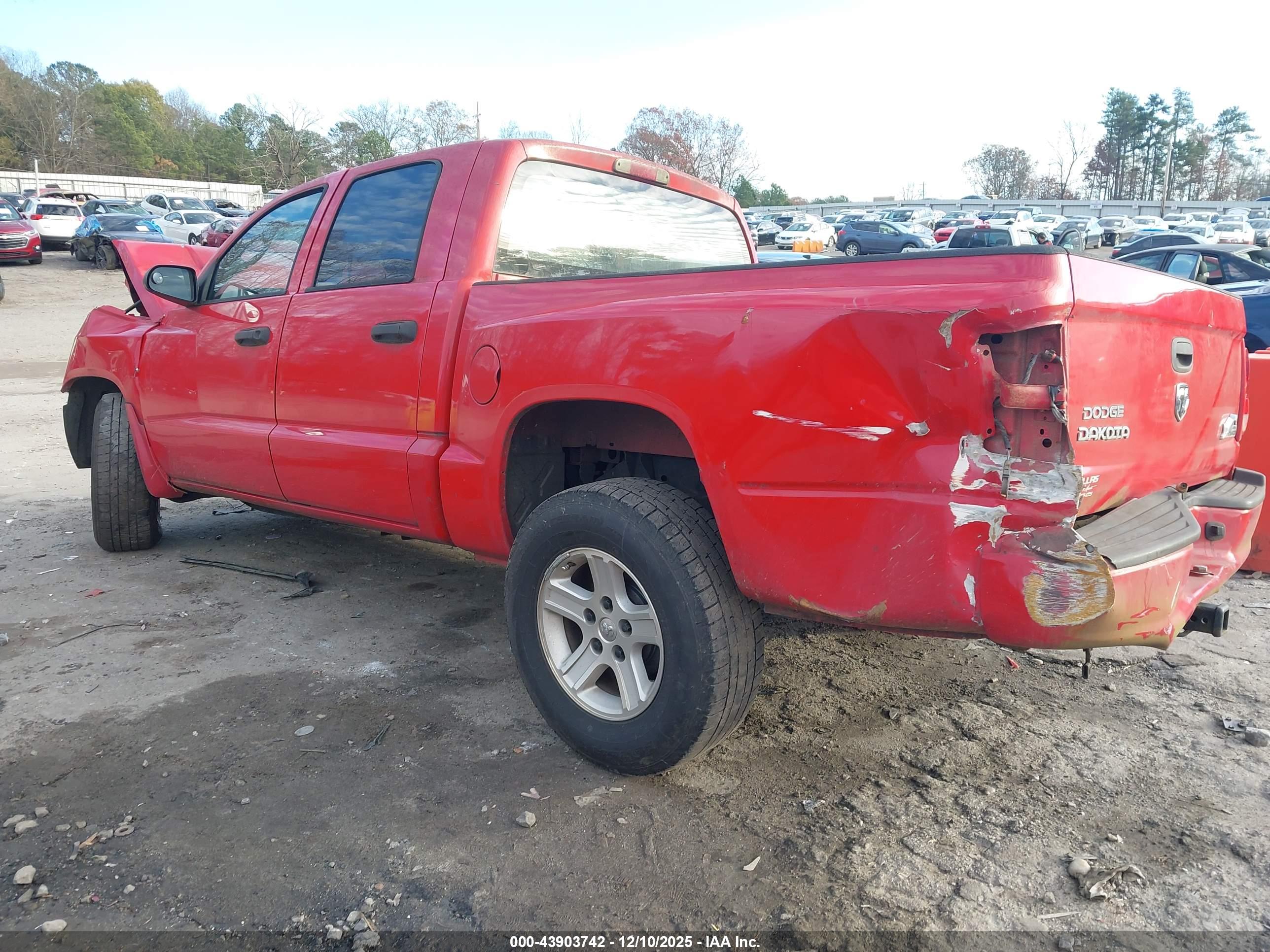 DODGE DAKOTA image 3