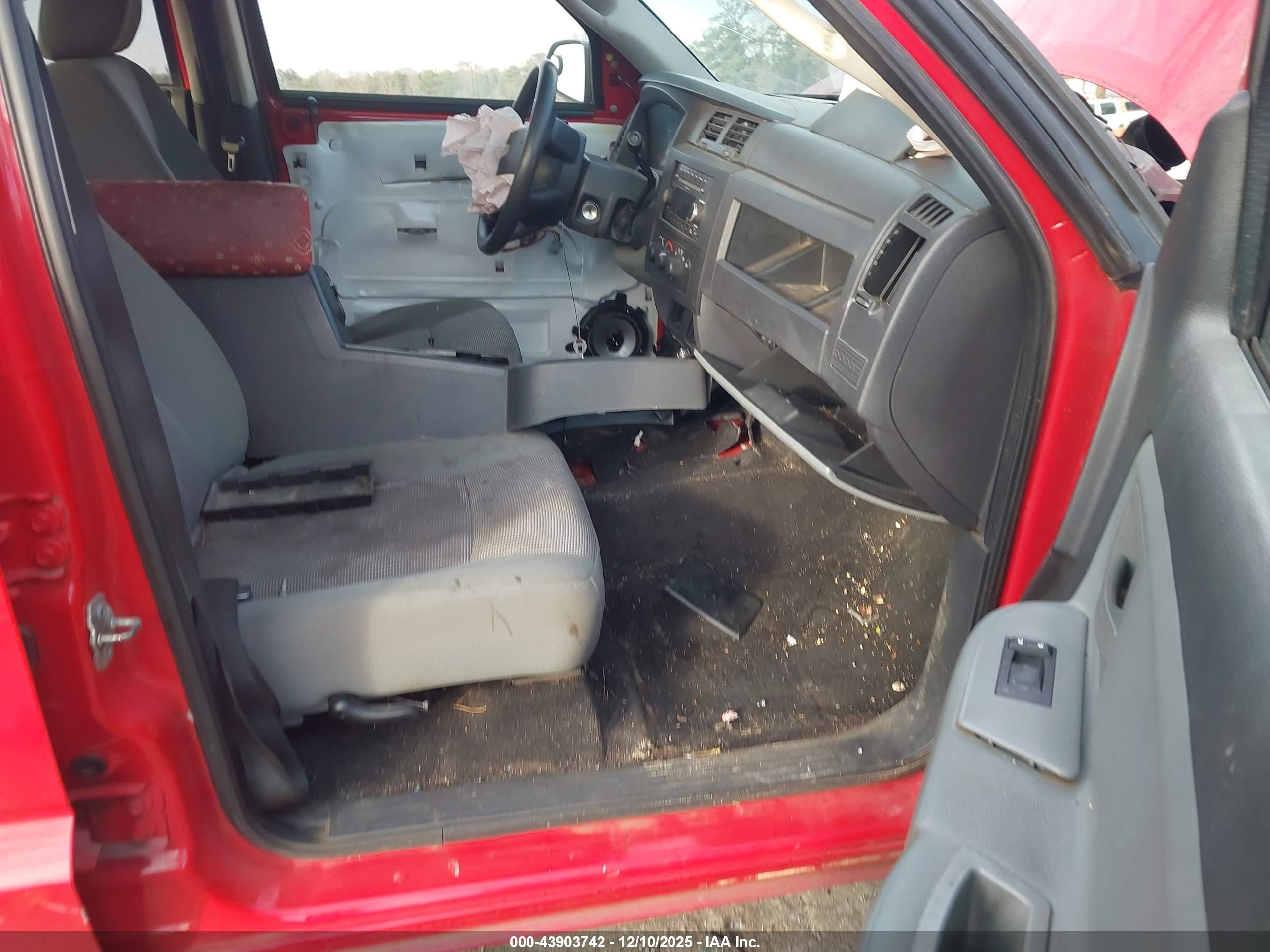 DODGE DAKOTA image 5