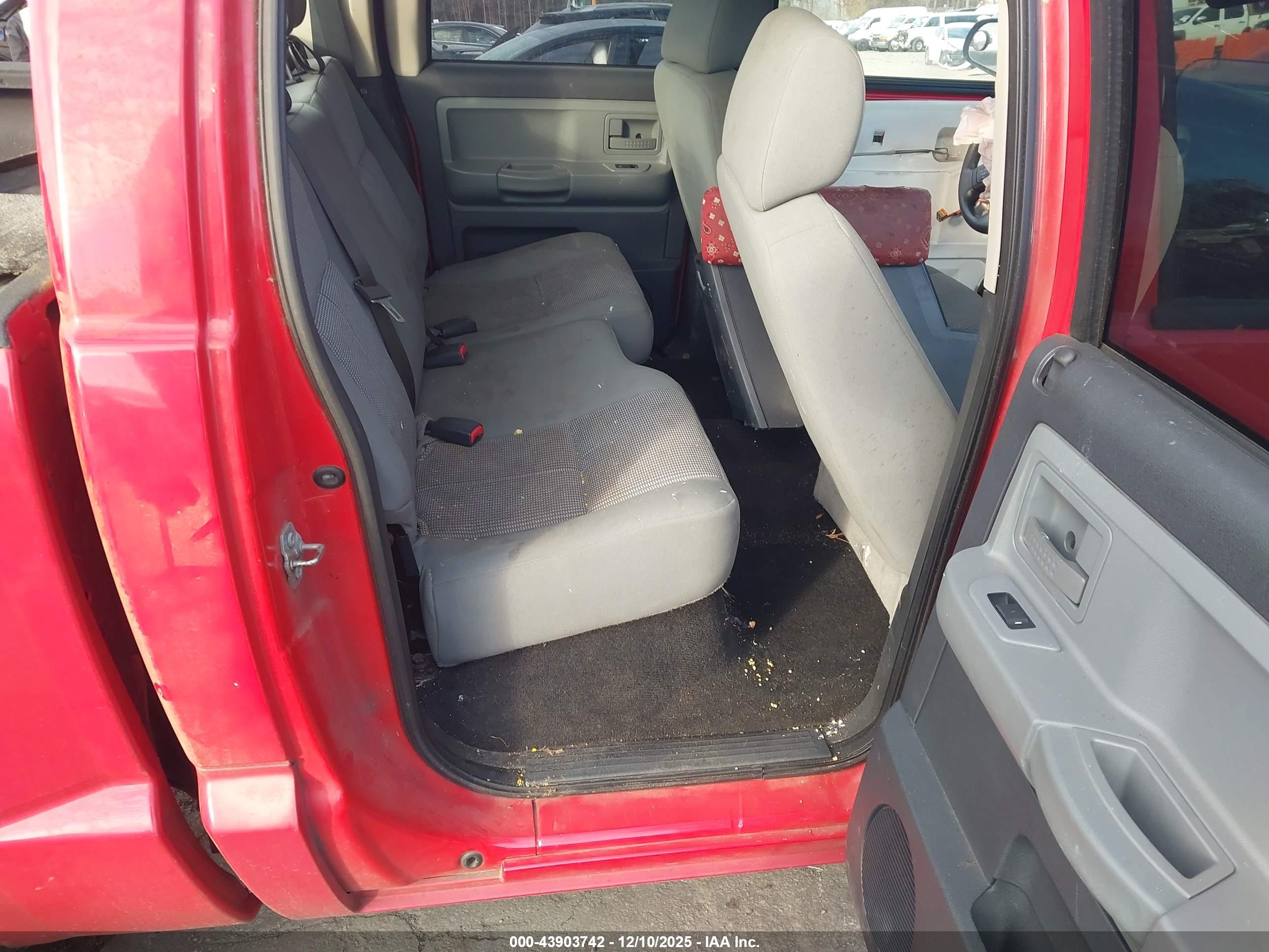 DODGE DAKOTA image 8
