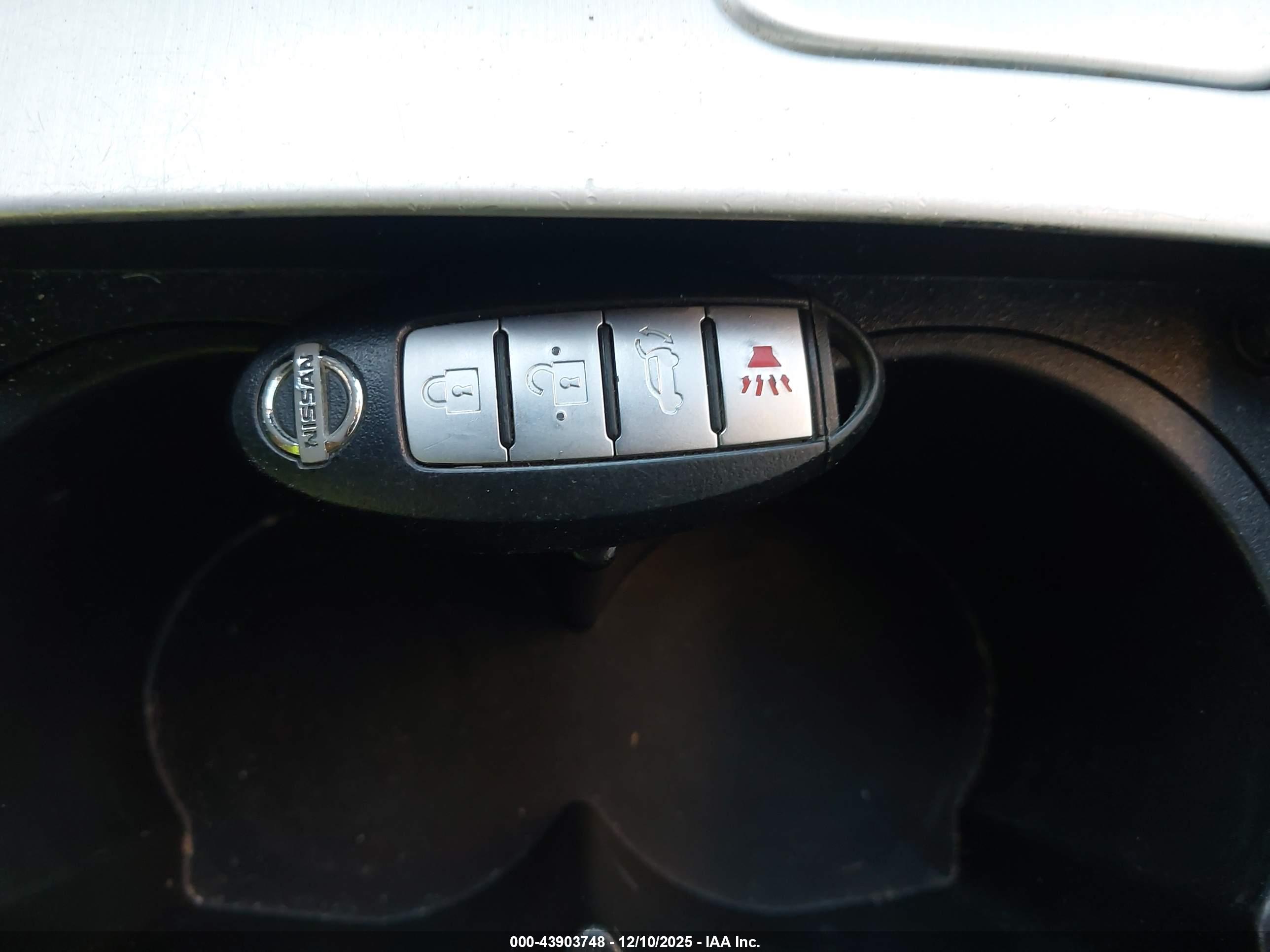 NISSAN MURANO image 11