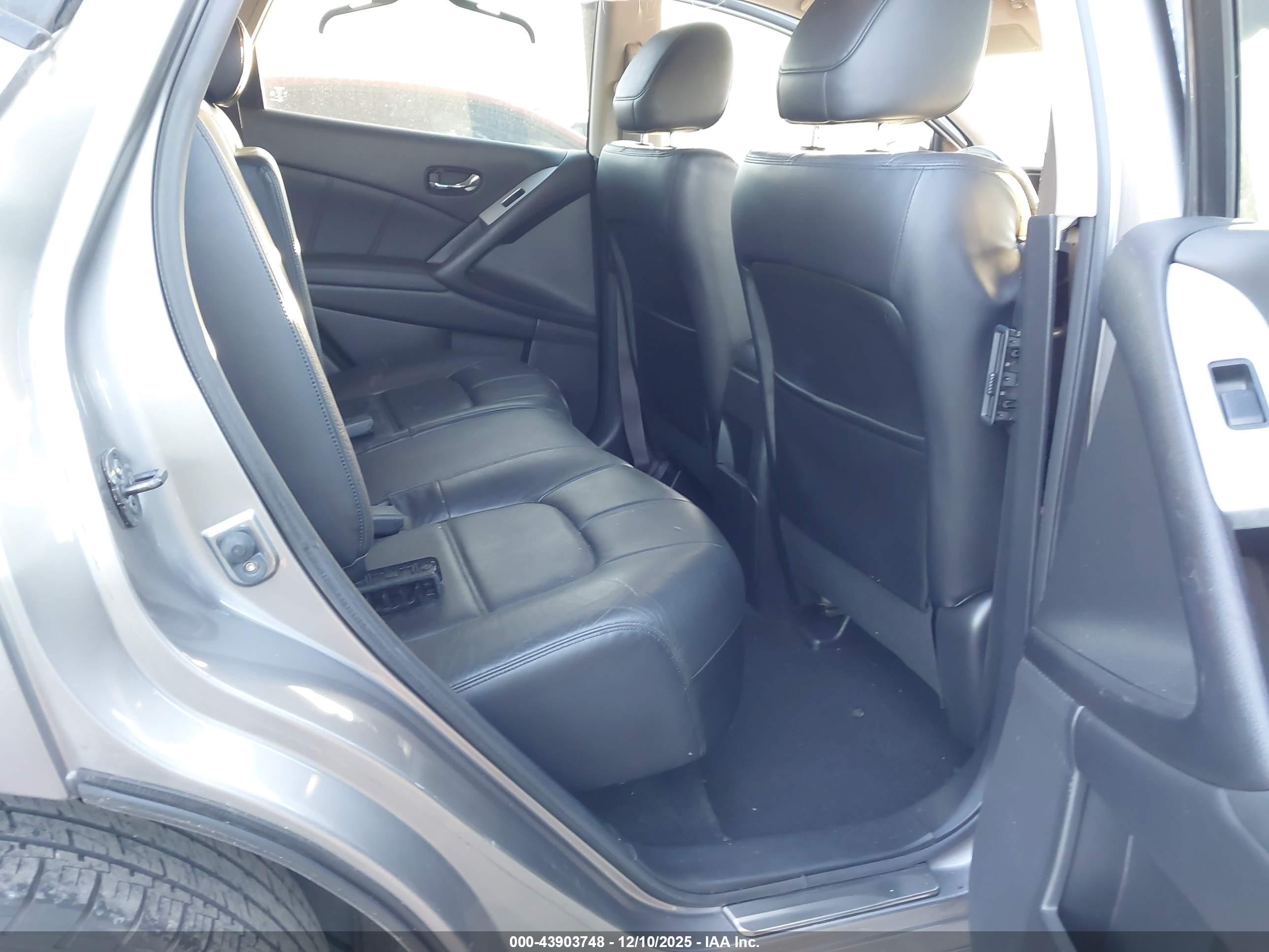 NISSAN MURANO image 8