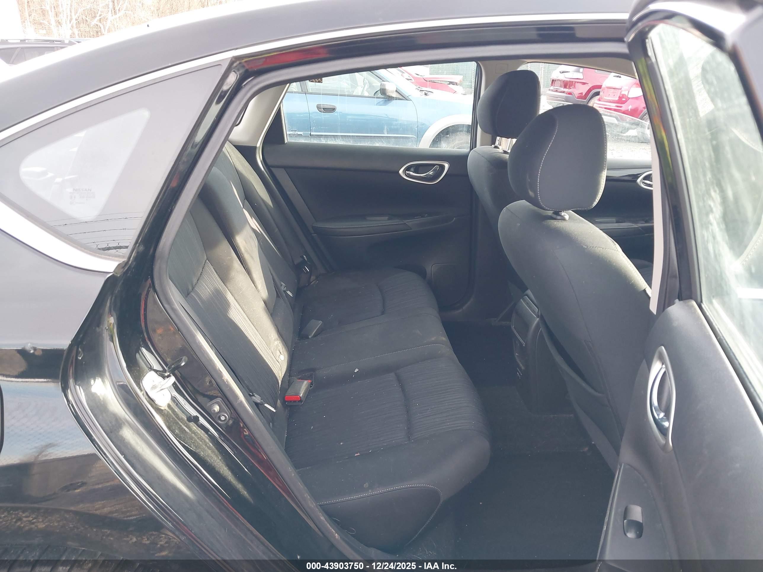 NISSAN SENTRA image 8