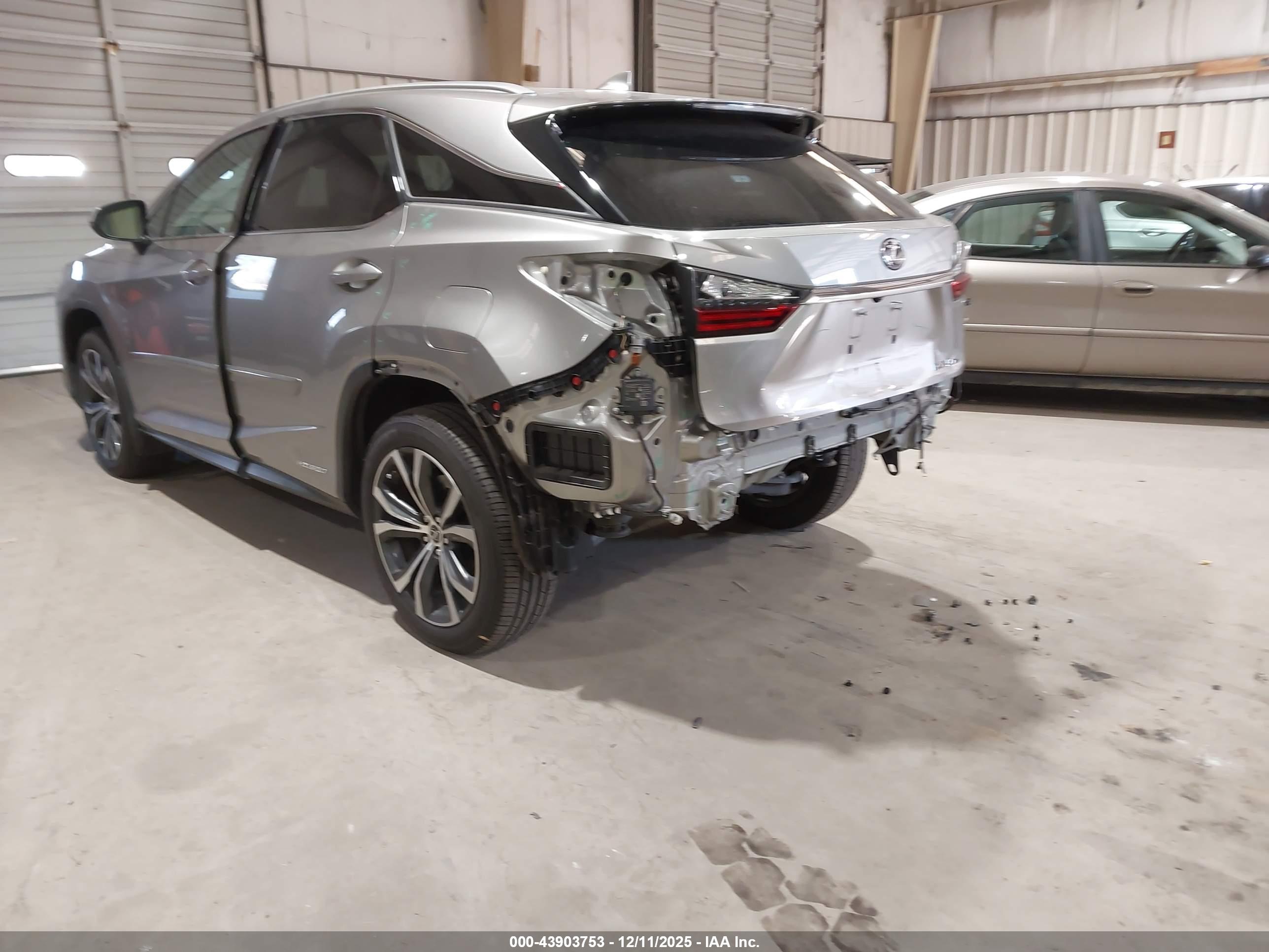 LEXUS RX image 3