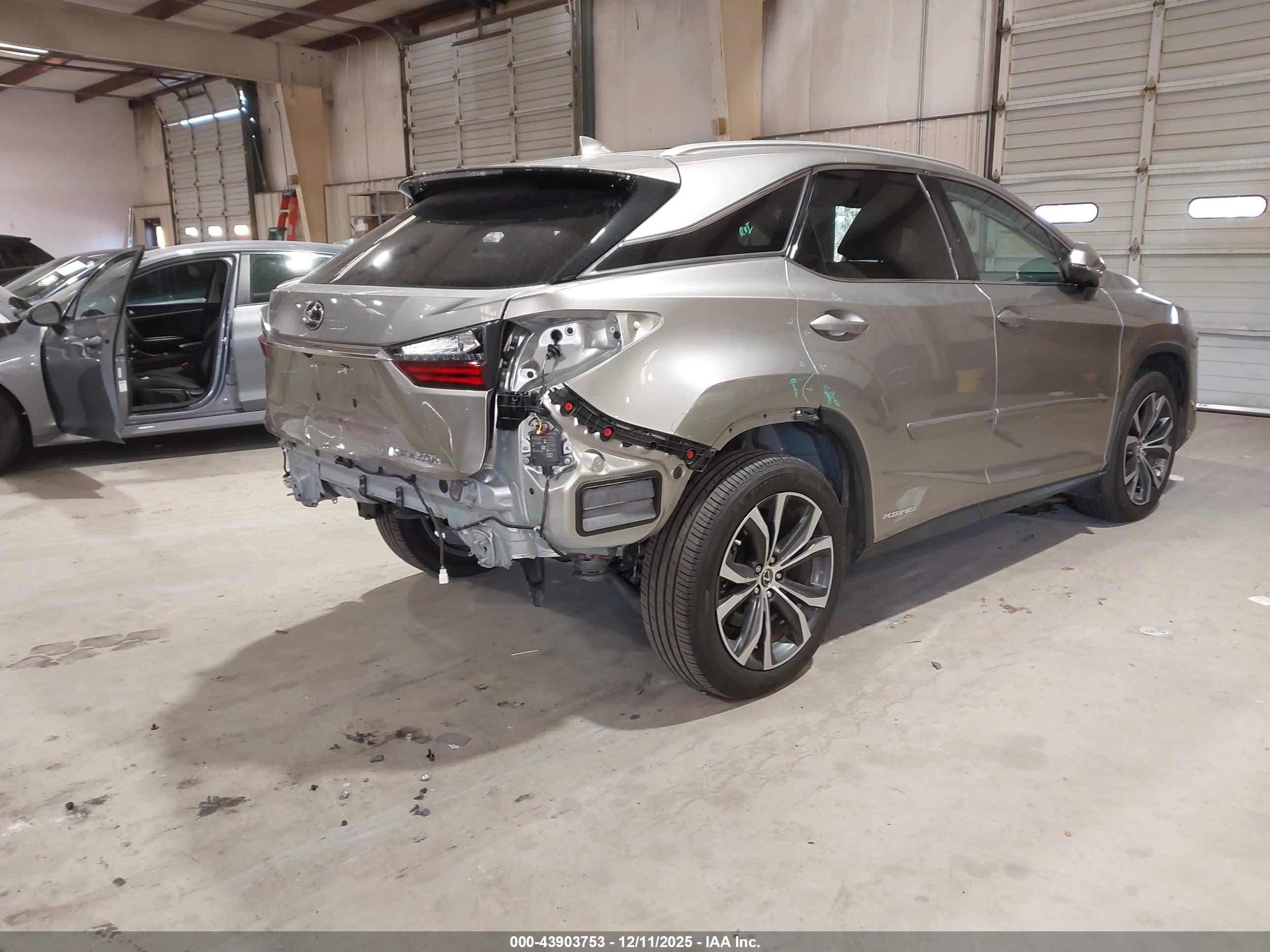 LEXUS RX image 4