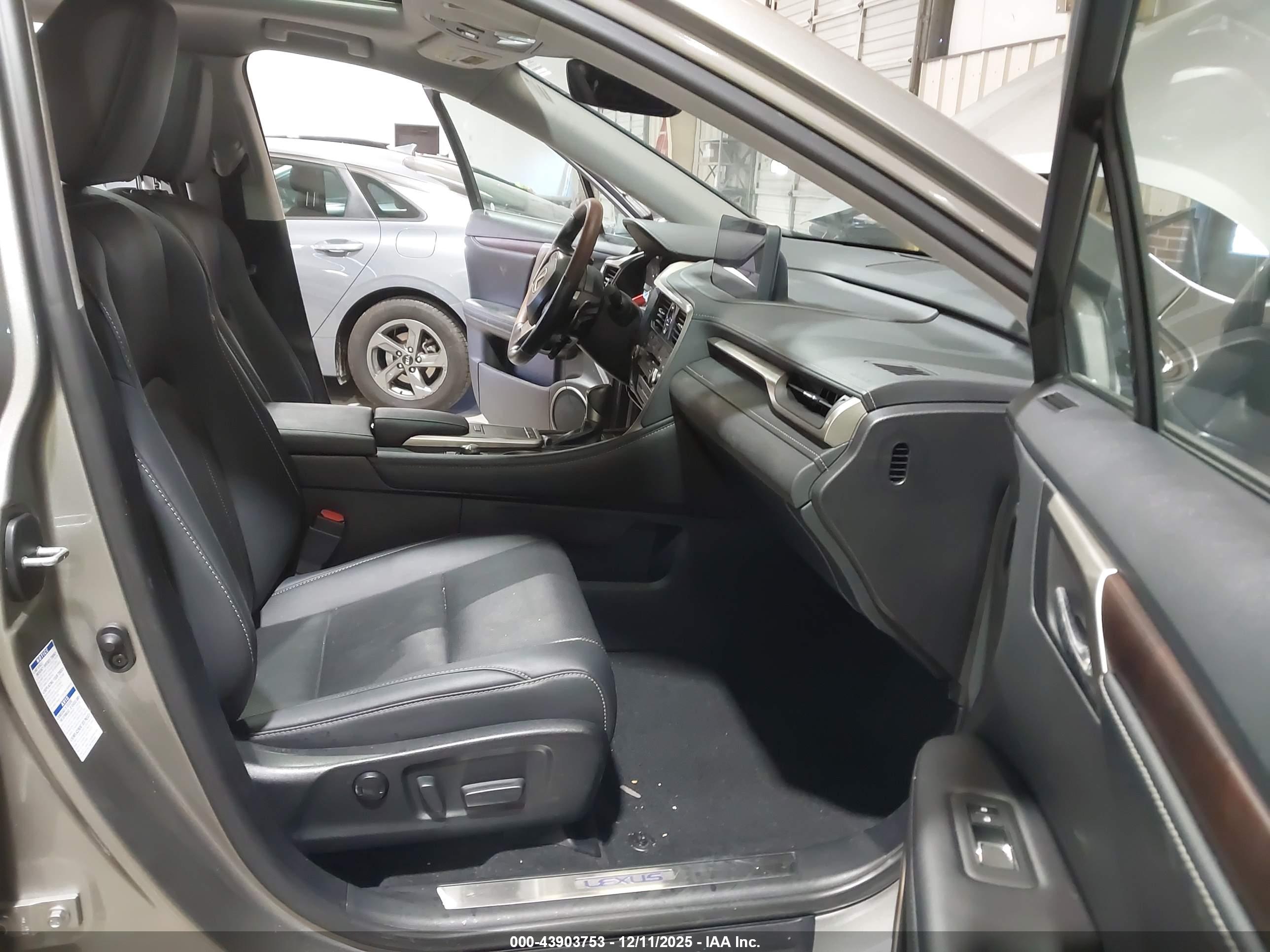 LEXUS RX image 5