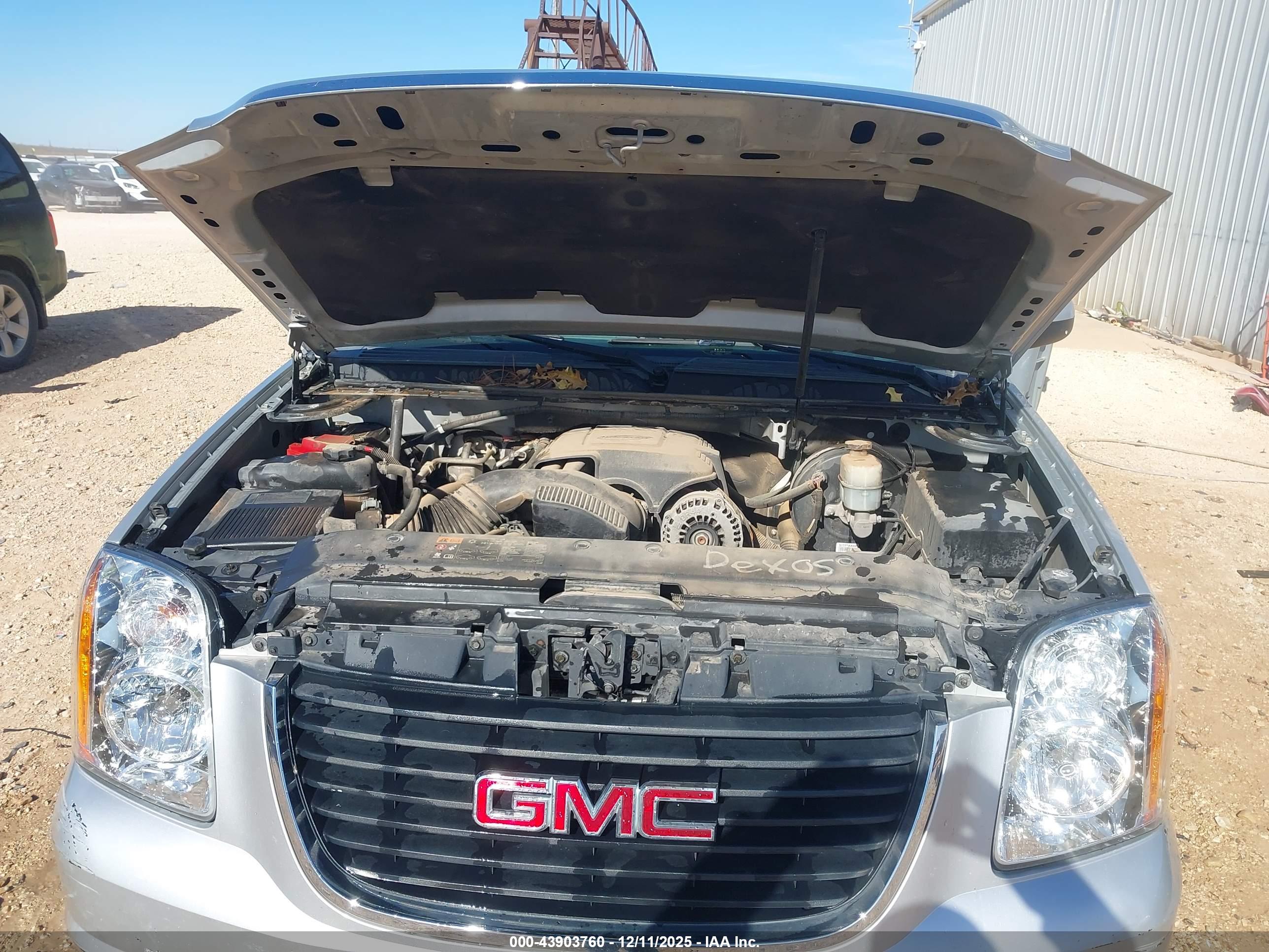 GMC YUKON image 10