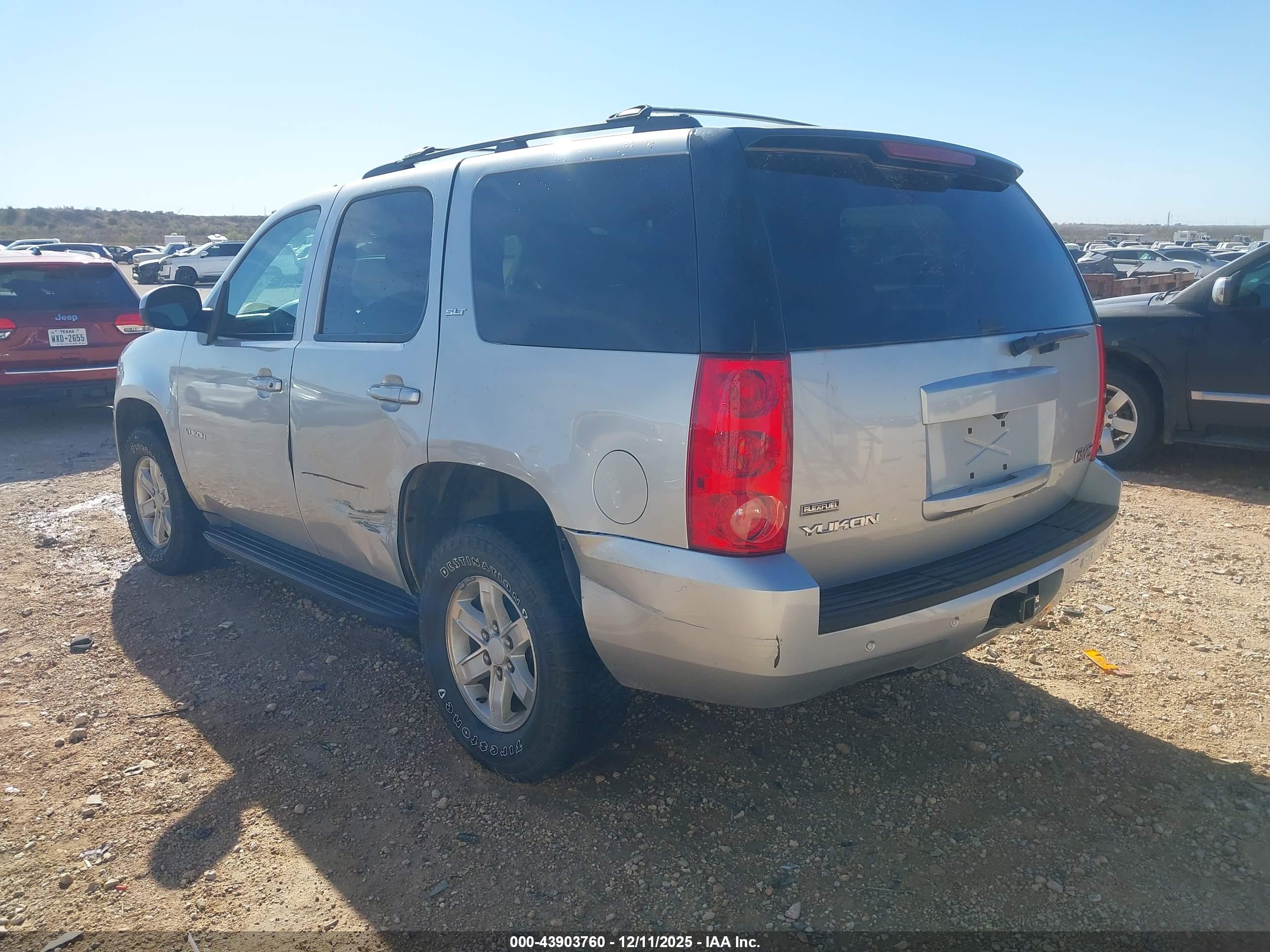 GMC YUKON image 3