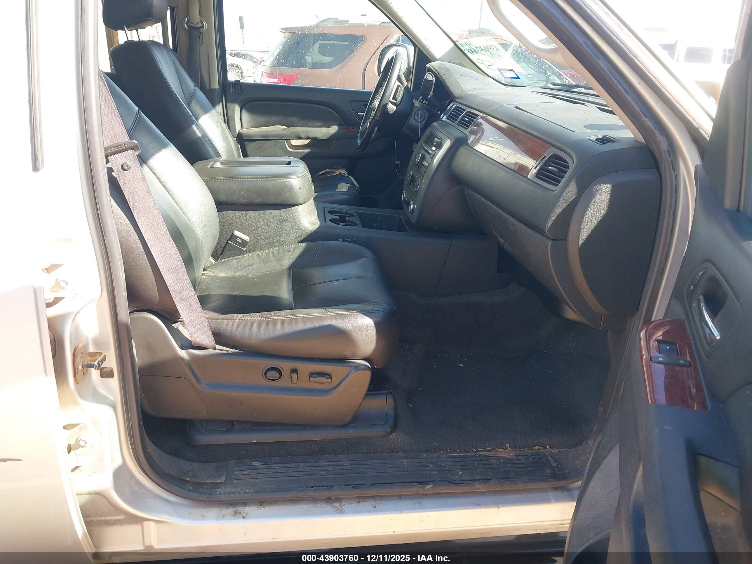 GMC YUKON image 5