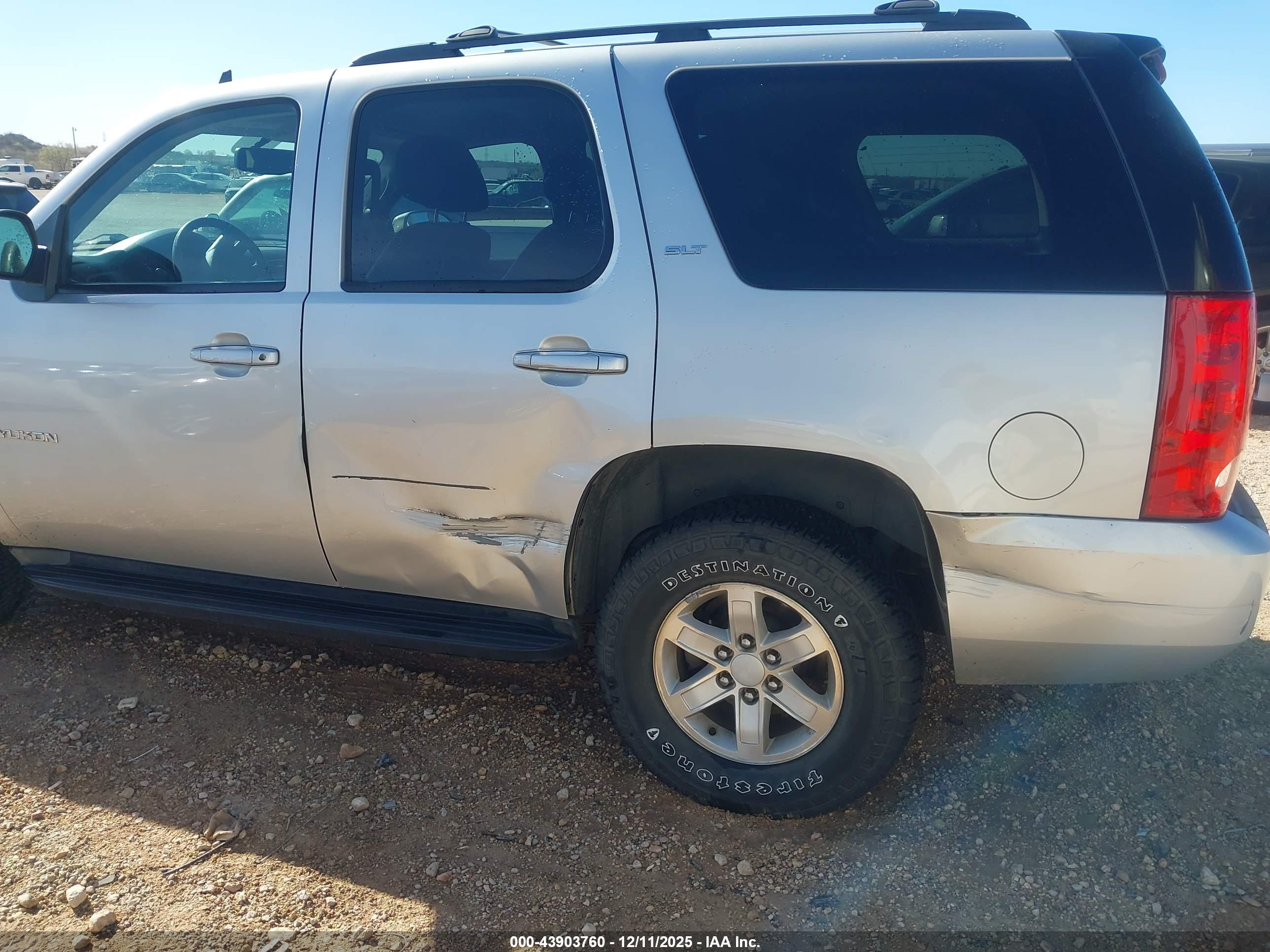 GMC YUKON image 6